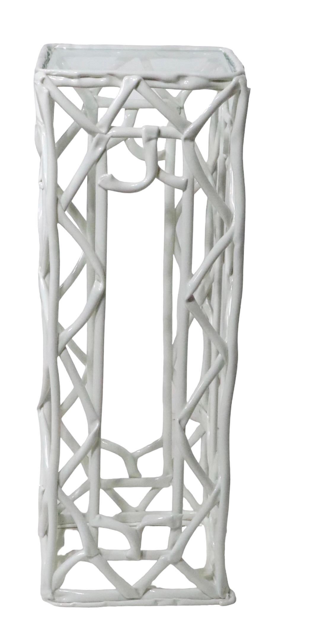 The Pedestal Table Brutalist en résine avec plateau en verre C.I.C. en vente 12