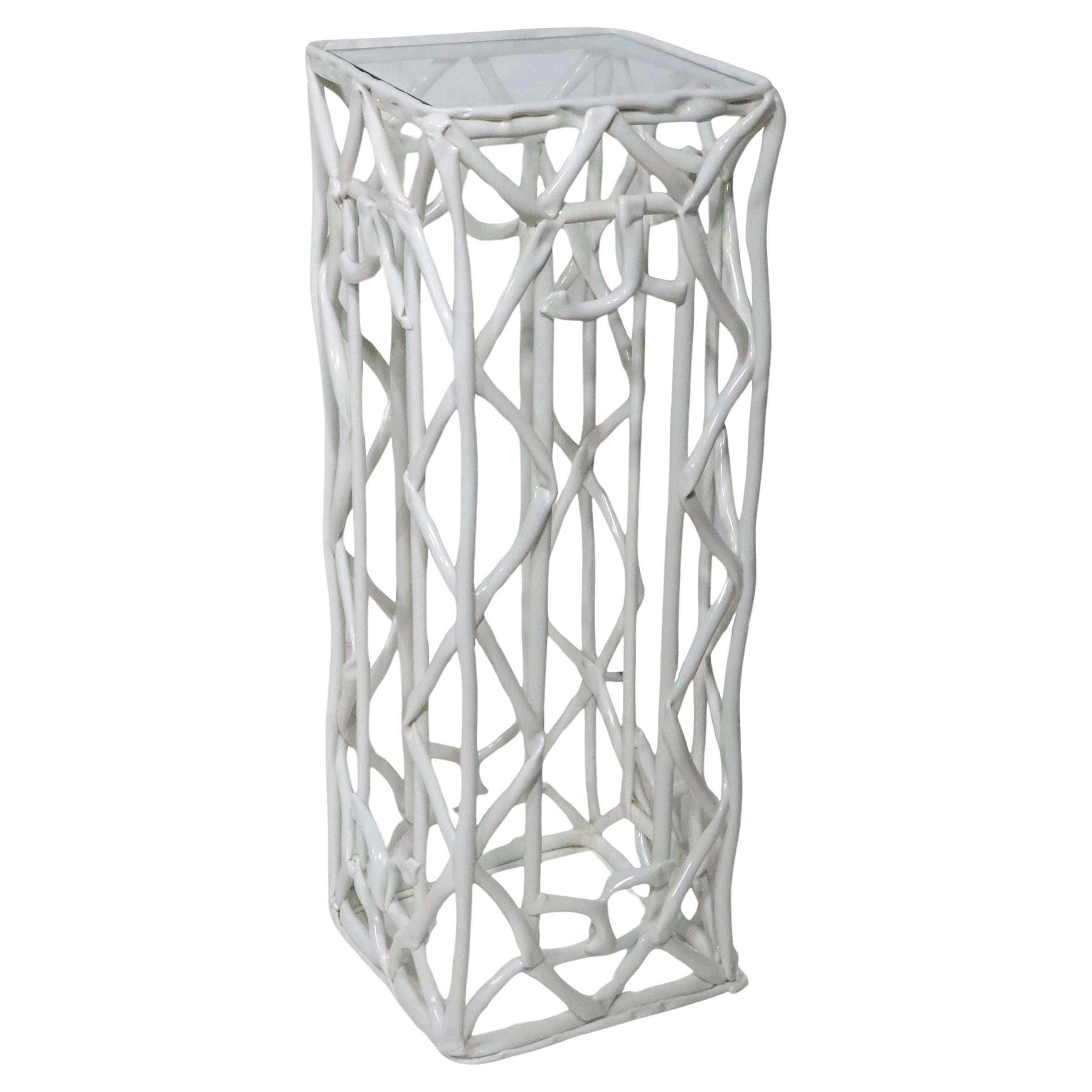 The Pedestal Table Brutalist en résine avec plateau en verre C.I.C. en vente