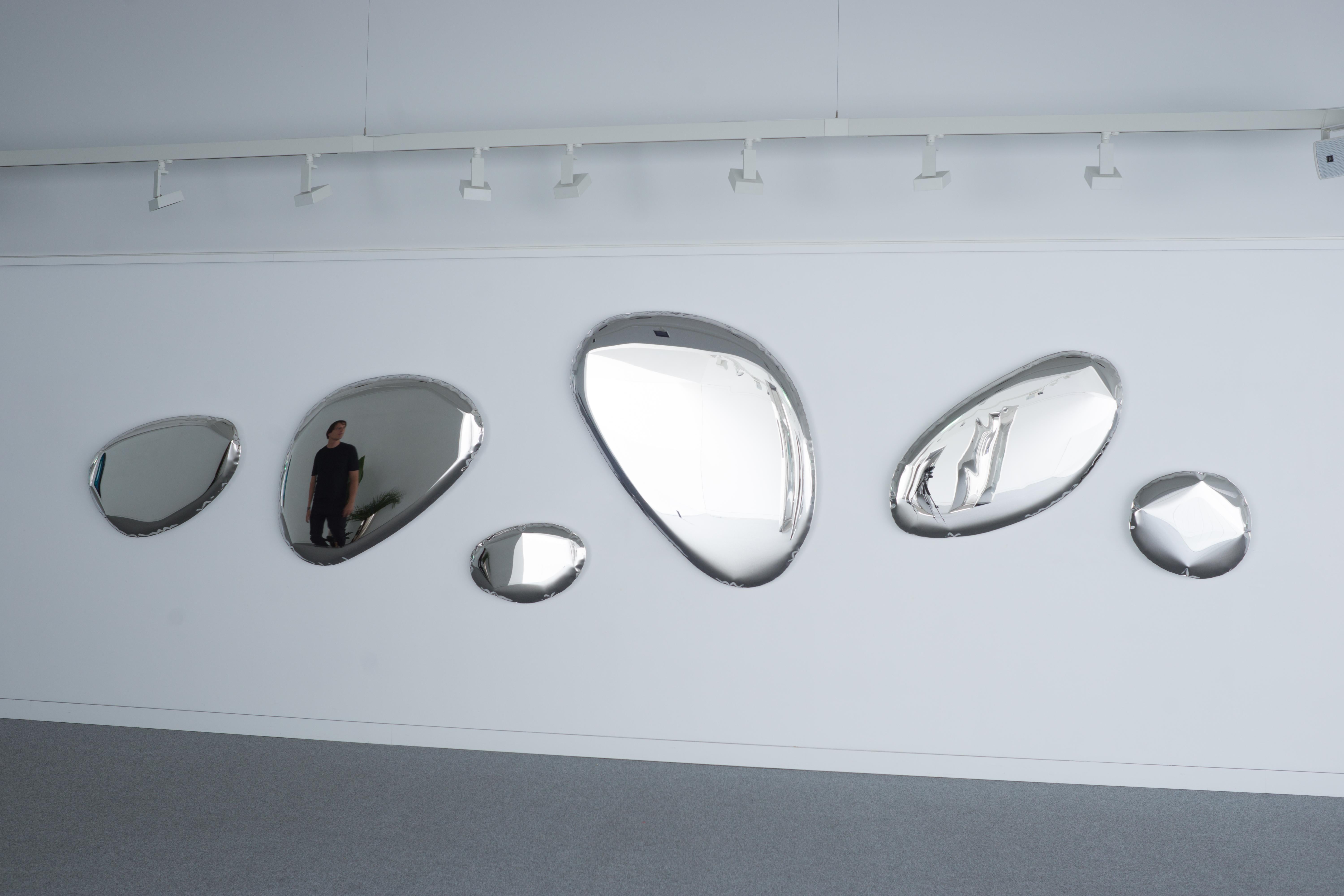 Tafla O1, Sculptural Wall Mirror, Gradient Collection, Zieta In New Condition For Sale In Geneve, CH