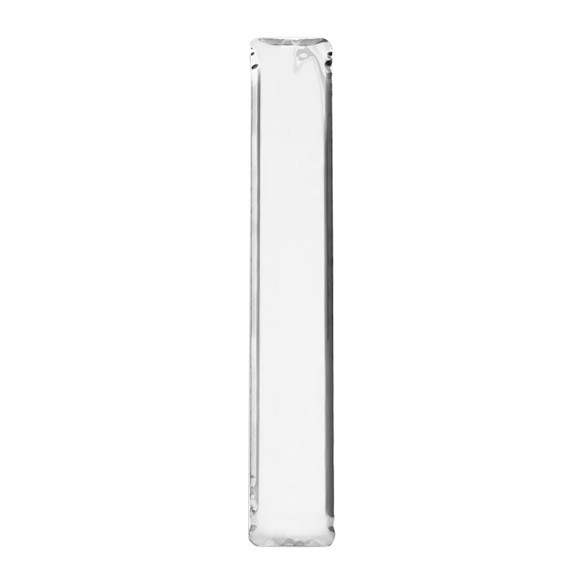 Miroir monumental Tafla IQ en acier inoxydable par Zieta Prozessdesign