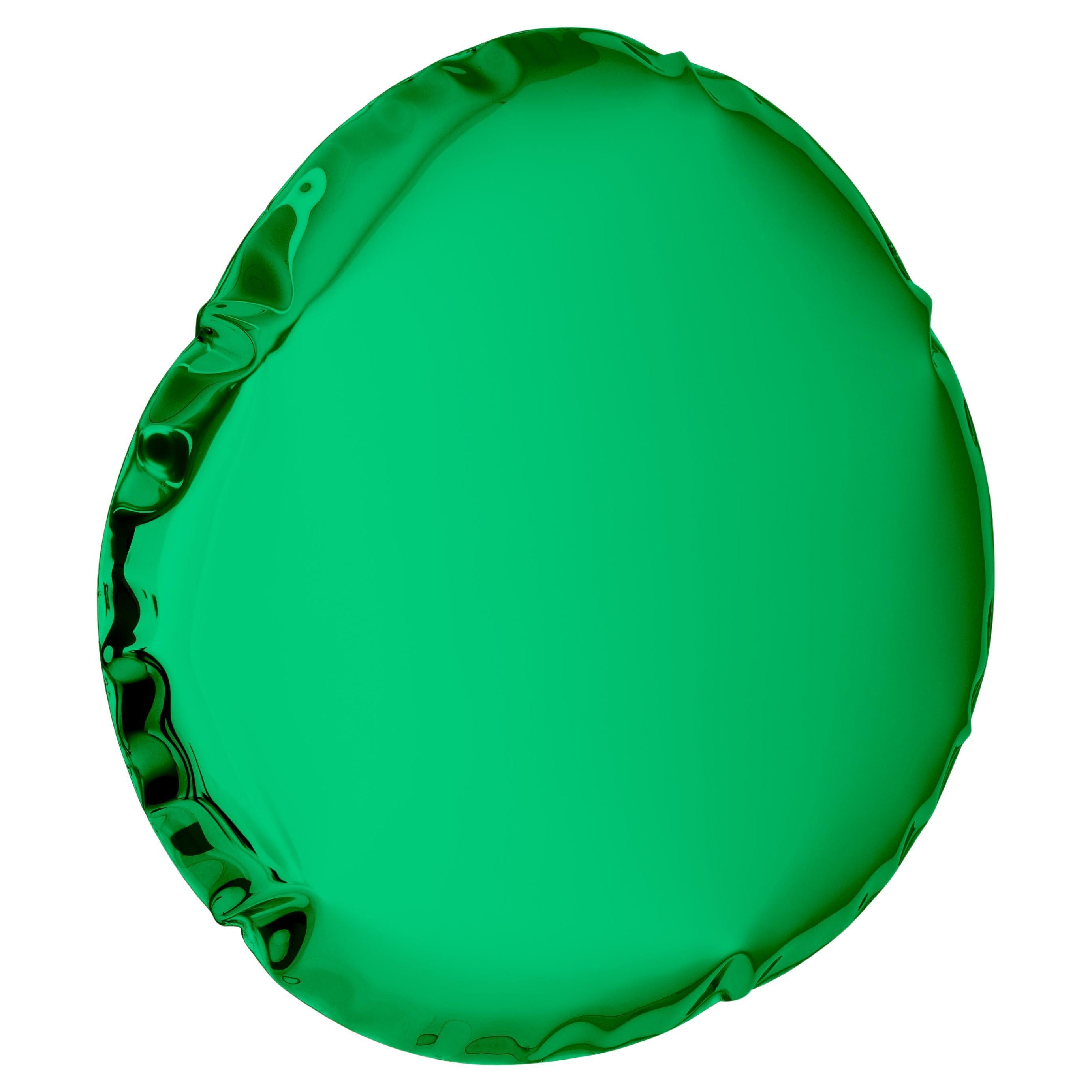 Tafla O6 Specchio da parete in acciaio inox lucido color smeraldo di Zieta