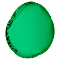 Tafla O6 Specchio da parete in acciaio inox lucido color smeraldo di Zieta