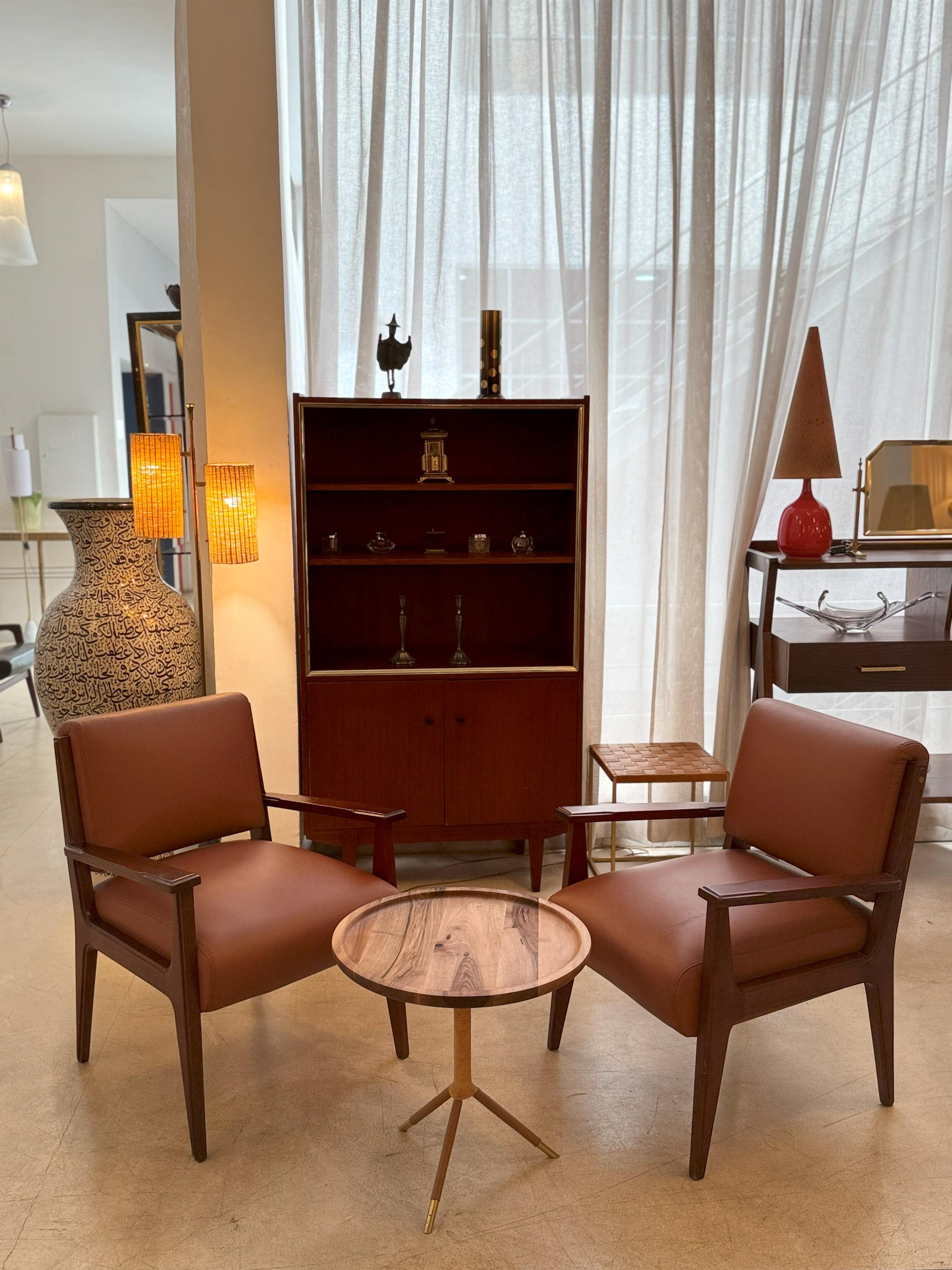 Table d'appoint Tafra en teck, rotin, cuir et laiton, Jonathan Amar Studio en vente 1