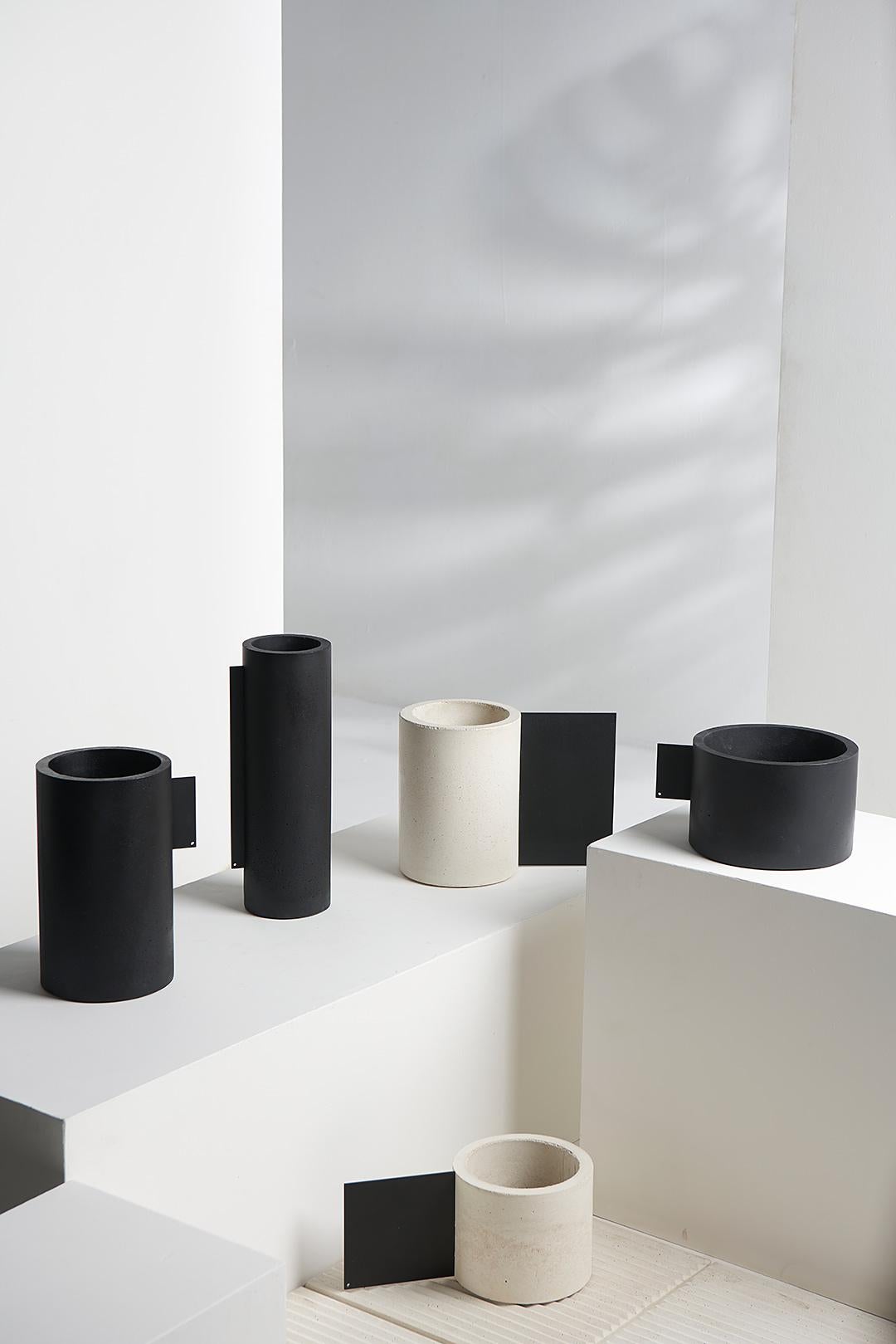 XXI secolo e contemporaneo Collection'S, Set di 5 vasi in cemento bianco e nero in vendita
