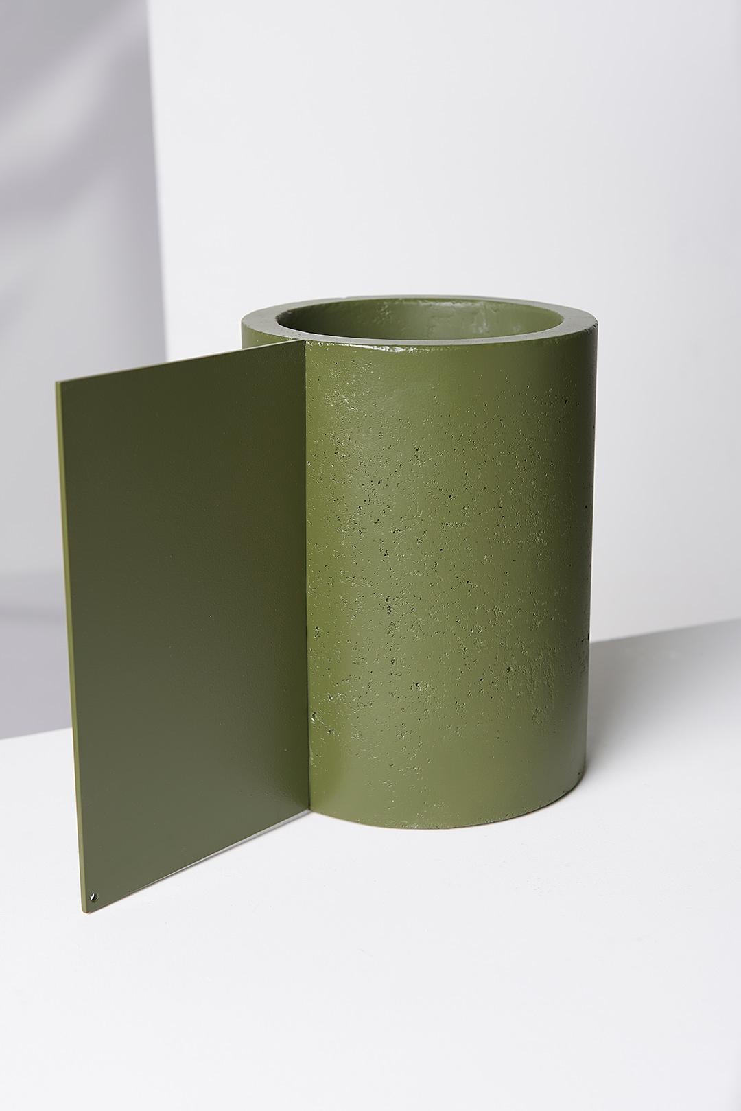 Brasiliano Collection'S, Set di 5 vasi in calcestruzzo verde militare in vendita