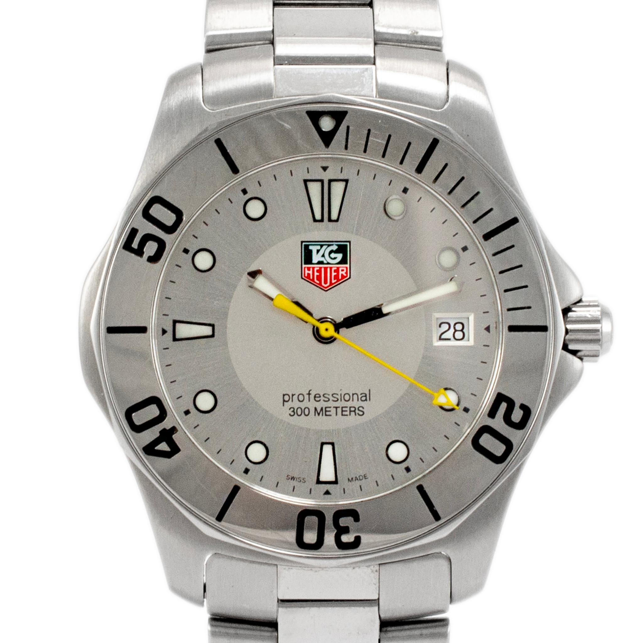Brand: Tag Heuer

Gender: Men

Metal Type: Stainless Steel

Diameter: 39.00 mm

Weight: 120.58 grams

One men's stainless steel TAG HEUER Swiss made watch with original box. The metal was tested and determined to be stainless steel. The 