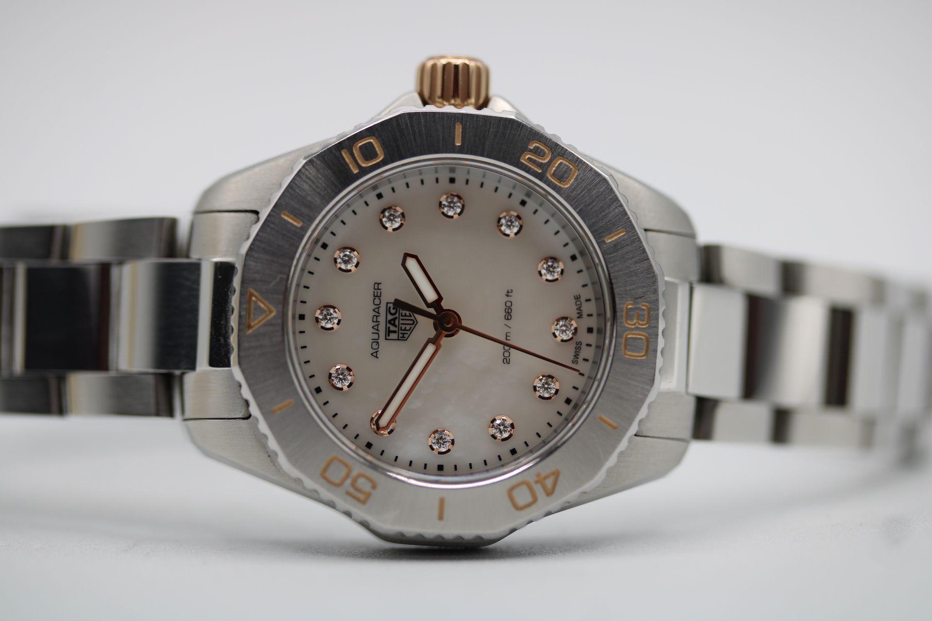 Tag Heuer Aquaracer Lady WBP1450  30mm  Cadran MOP et diamants  Ensemble complet 2023 Excellent état - En vente à London, GB