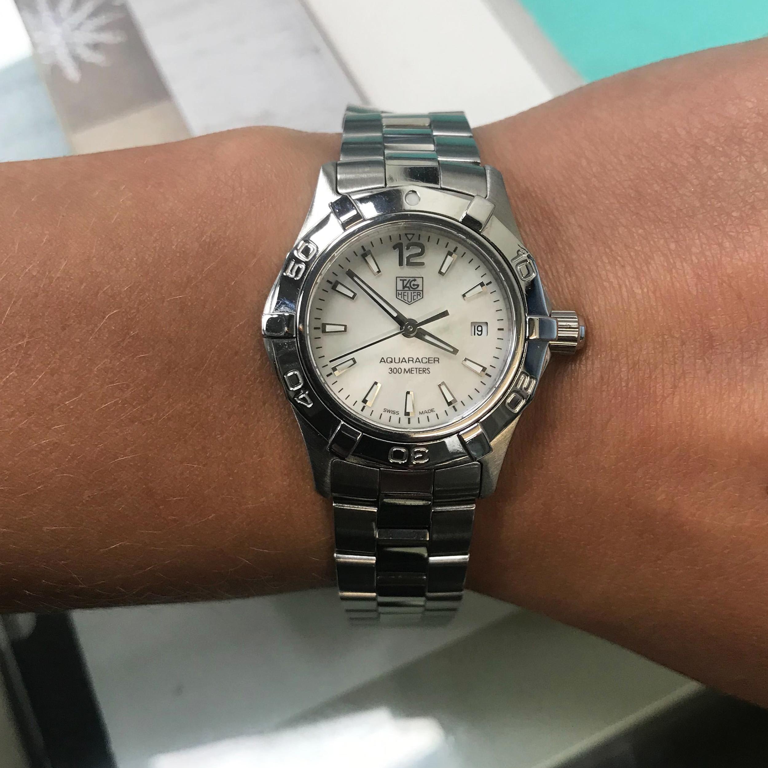 TAG Heuer Aquaracer MOP Dial Date Steel Quartz Ladies Watch WAF1414.BA0823 In Excellent Condition In New York, NY