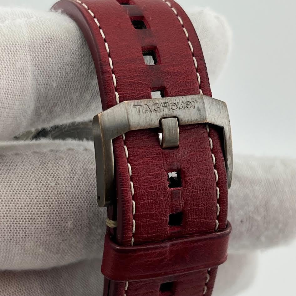TAG Heuer Autavia Automatic WBE5192.FC8300 42mm Rotes Zifferblatt Bronze Box Papier im Angebot 3