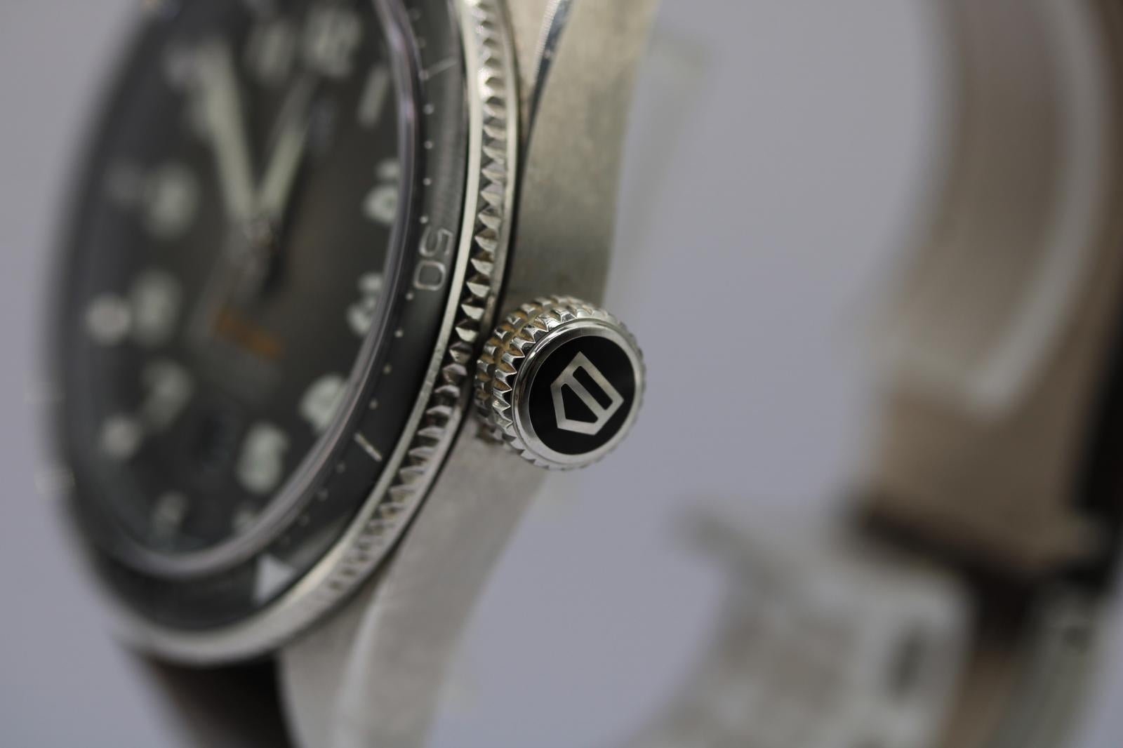 Tag Heuer Autavia WBE5114.FC8266  42mm  Smoky Brown Dial  Full Set (2022) im Angebot 6