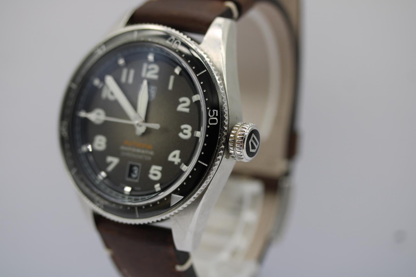 Tag Heuer Autavia WBE5114.FC8266  42mm  Smoky Brown Dial  Full Set (2022) im Angebot 8