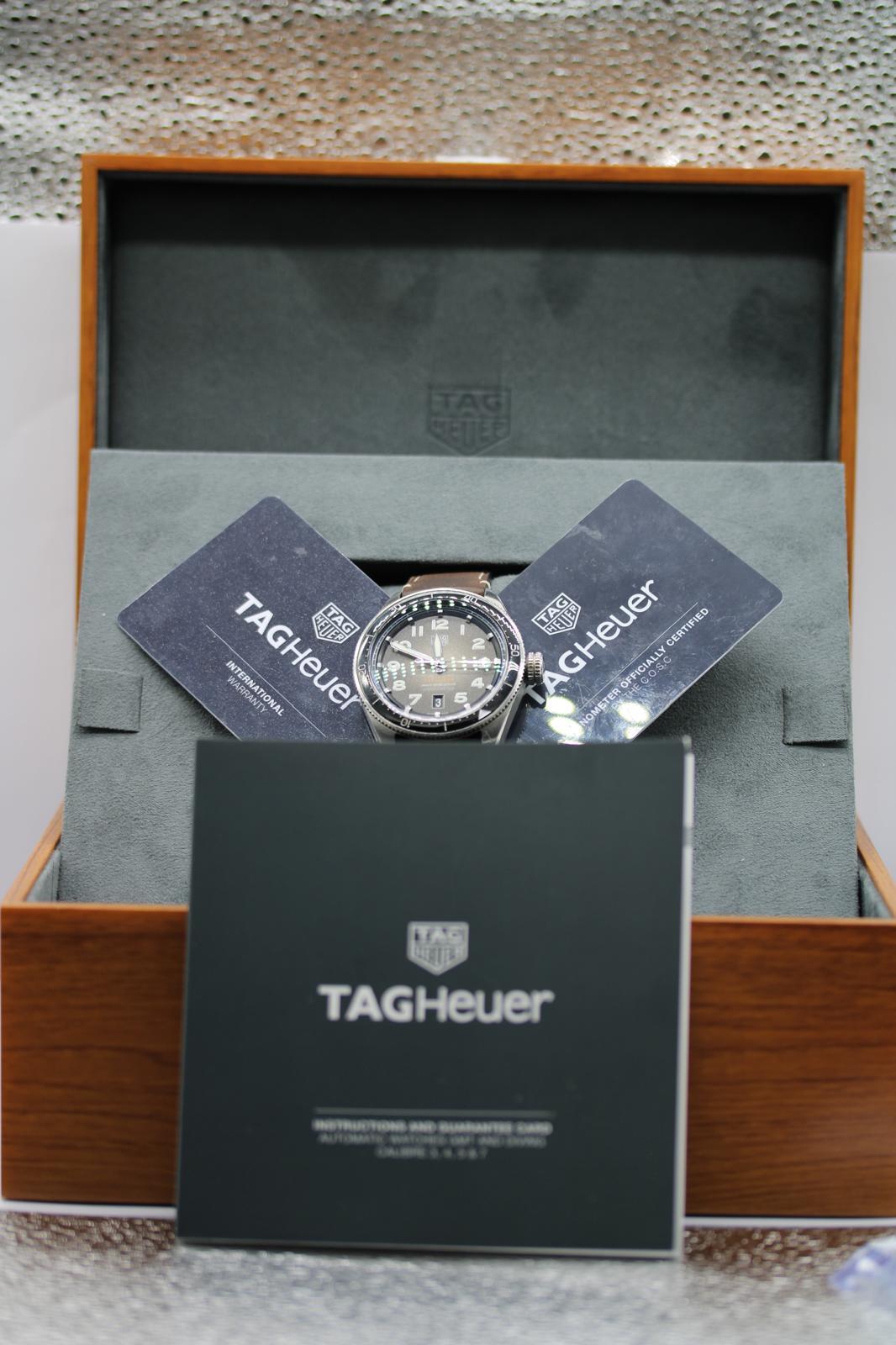 Tag Heuer Autavia WBE5114.FC8266  42mm  Smoky Brown Dial  Full Set (2022) im Angebot 10