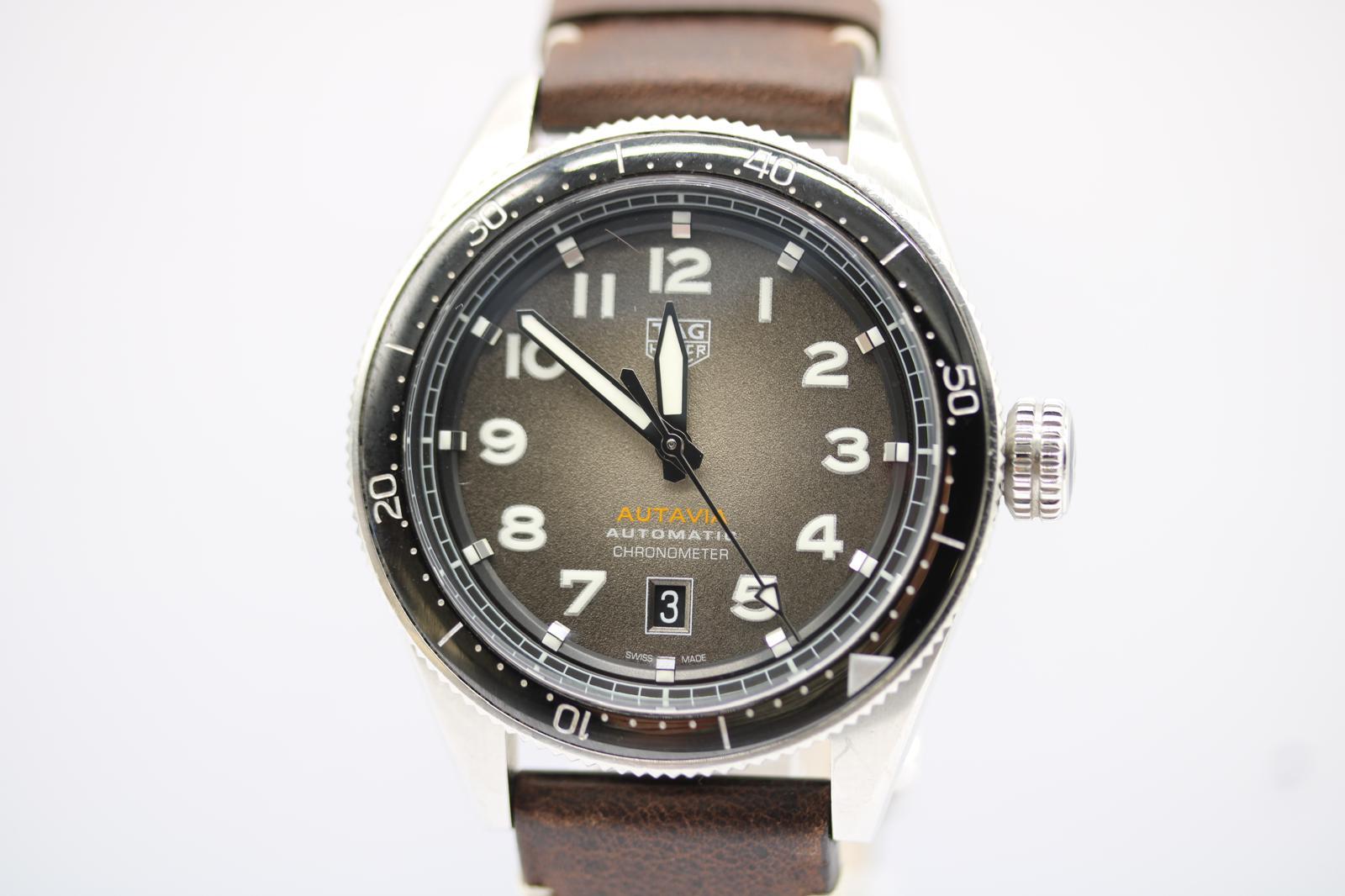 Tag Heuer Autavia WBE5114.FC8266  42mm  Smoky Brown Dial  Full Set (2022) im Angebot 1