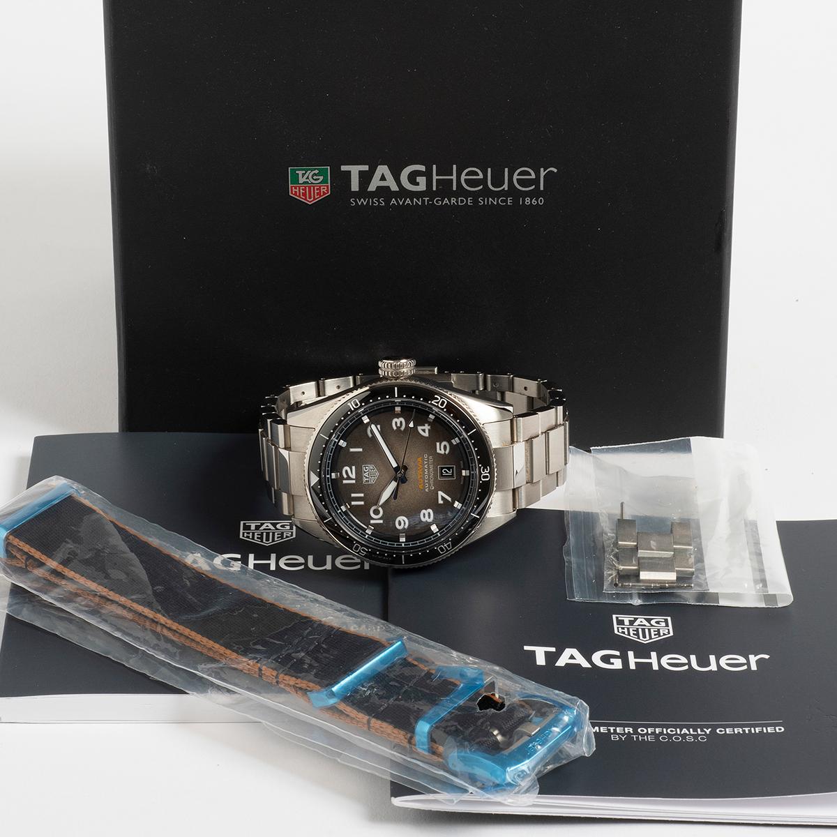 Our Tag Heuer Autavia reference WBE5114 features a 42mm stainless steel case with stainless steel bracelet as well as unused / factory sealed nato strap. Presented in outstanding condition with only light signs of use from new, to be expected given