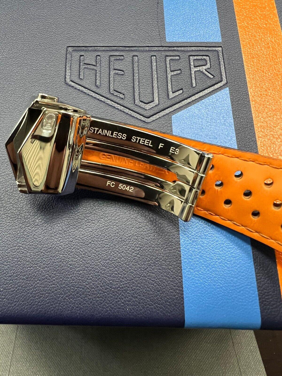 Style Number: CAW211R


Year: 2017- Now

 

Model: Monaco Gulf

 

Case Material: Stainless Steel 

 

Band: Leather 

 

Bezel:  Stainless Steel 

 

Dial: Blue and Orange 

 

Face: Sapphire Crystal 

 

Case Size: 39mm

 

Includes: 

-Tag Box &