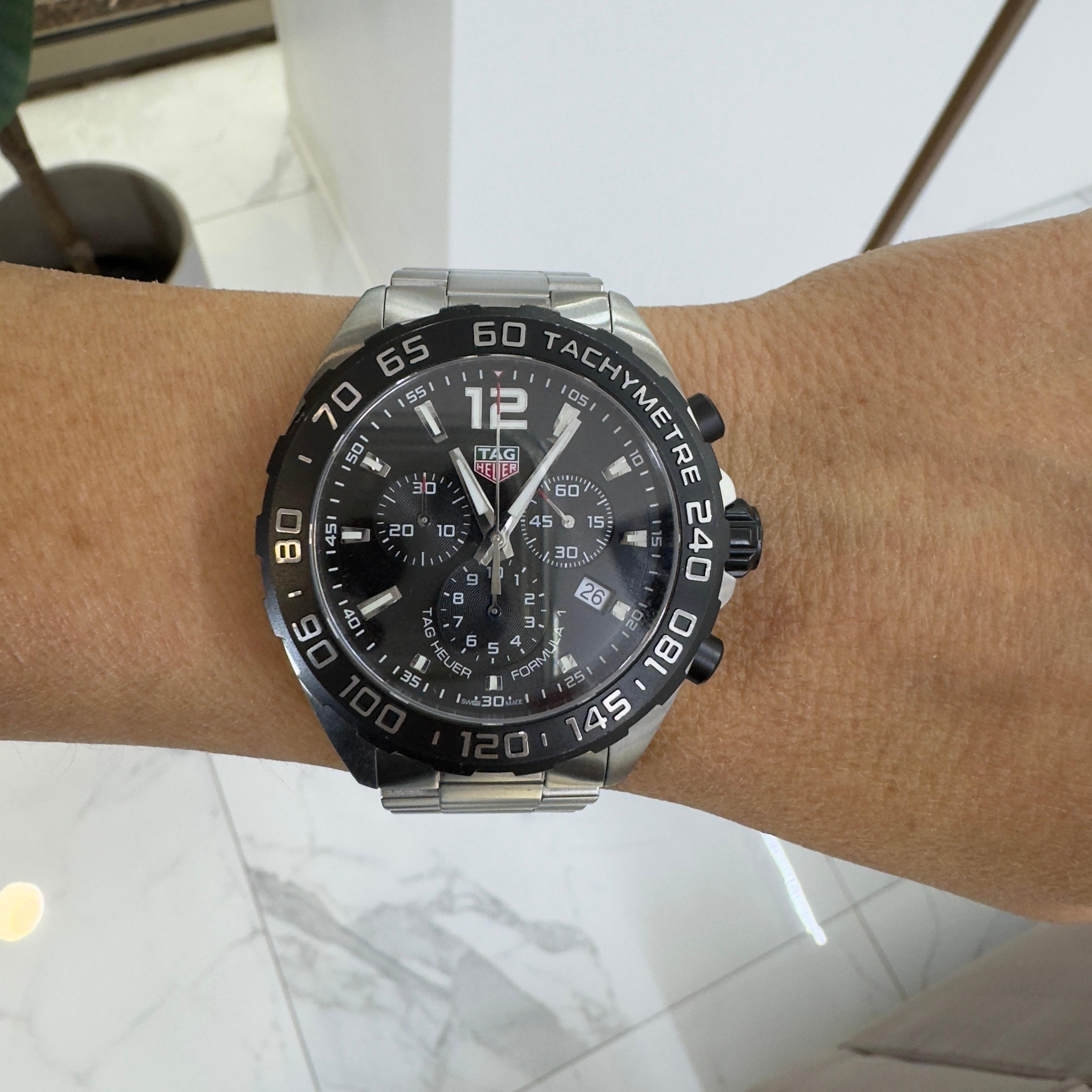 Montre TAG Heuer Formula 1 43MM CAZ1010 Quartz Cadran noir 200M Acier inoxydable en vente 5