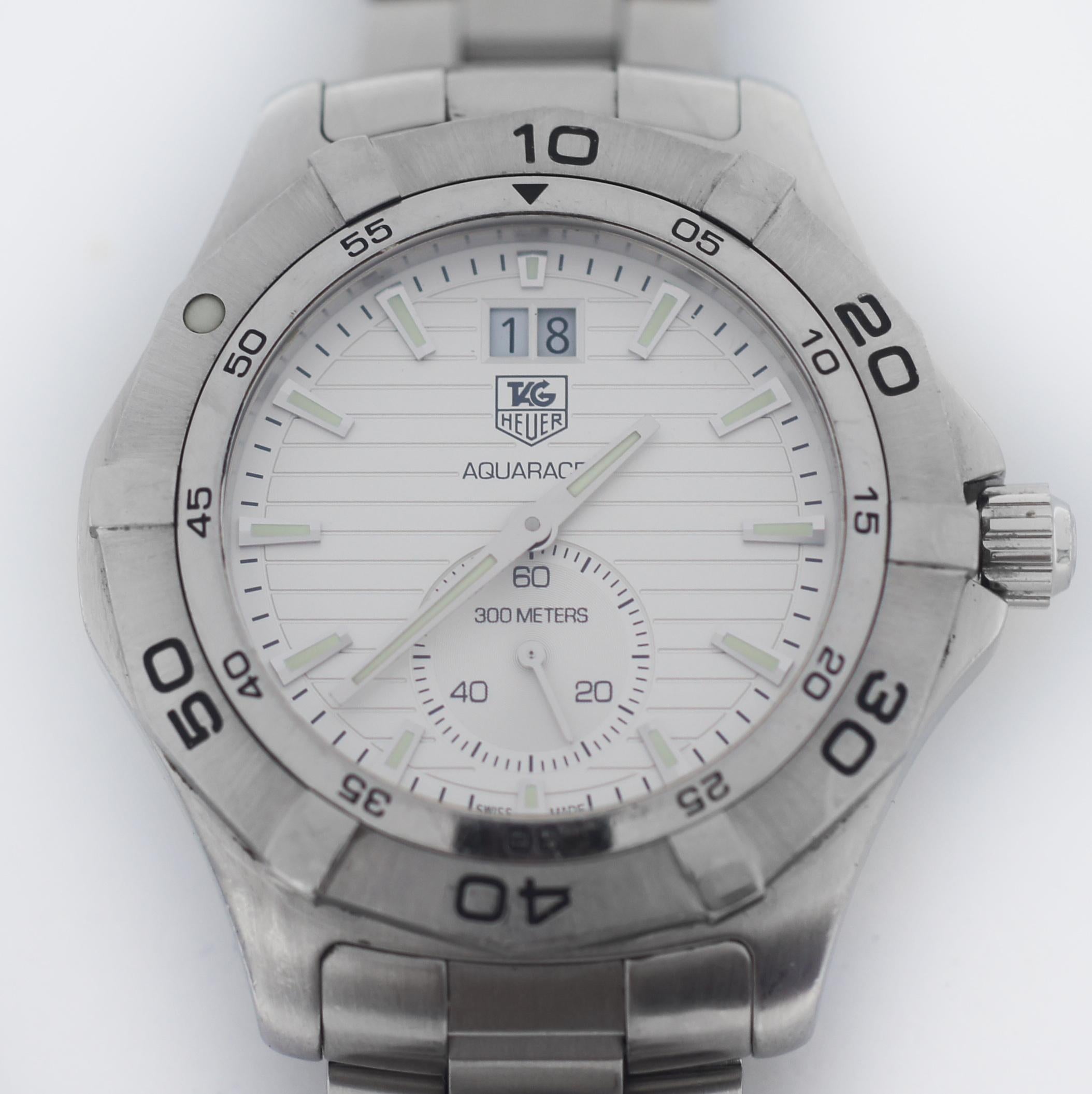 TAG Heuer Graue Waf1015 Aquaracer Swiss-quartz-Uhr mit Aquaracer im Zustand „Gut“ im Angebot in San Fernando, CA