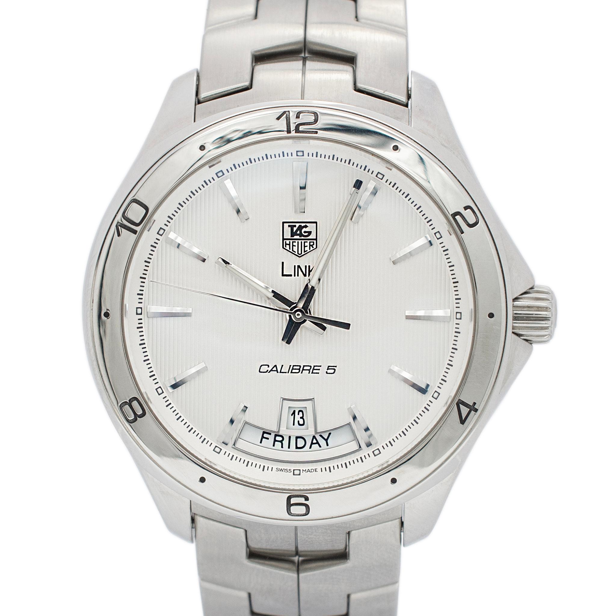 Brand: Tag Heuer

Gender: Mens

Metal Type: Stainless Steel

Band Length: 6.5 inches

Band Width: 22.30mm

Diameter: 42.00 mm

Weight: 152.88 grams

Mens stainless steel TAG HEUER Swiss made watch. Bracelet consisted of 13 Links.
The 