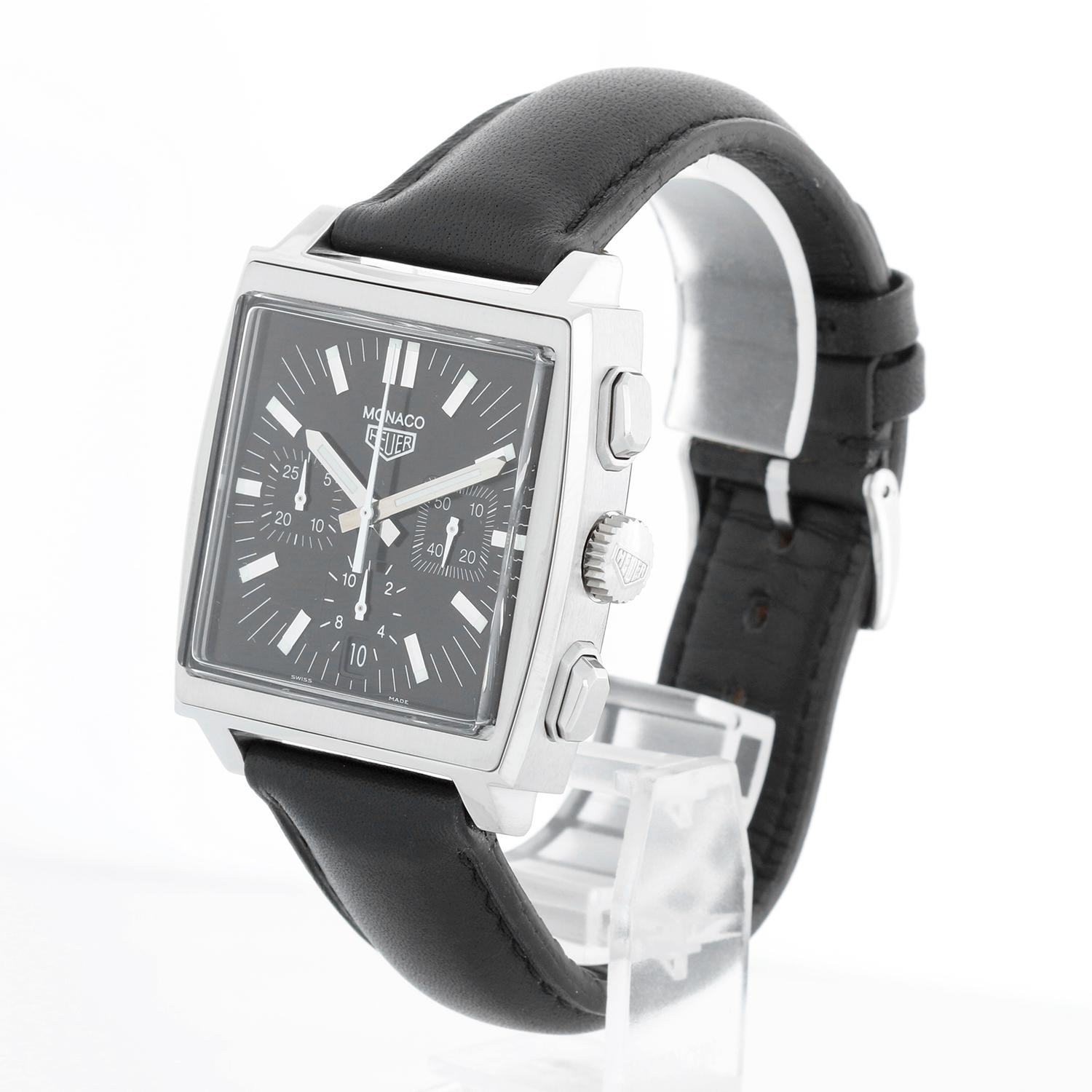 Tag Heuer Monaco Chronograph Men's Stainless Steel Watch CS2111 - Automatic winding. Stainless steel case ( 38 mm ). Black dial with index hour markers and hour, minute, seconds and date registers. Black leather strap with stainless steel deployant