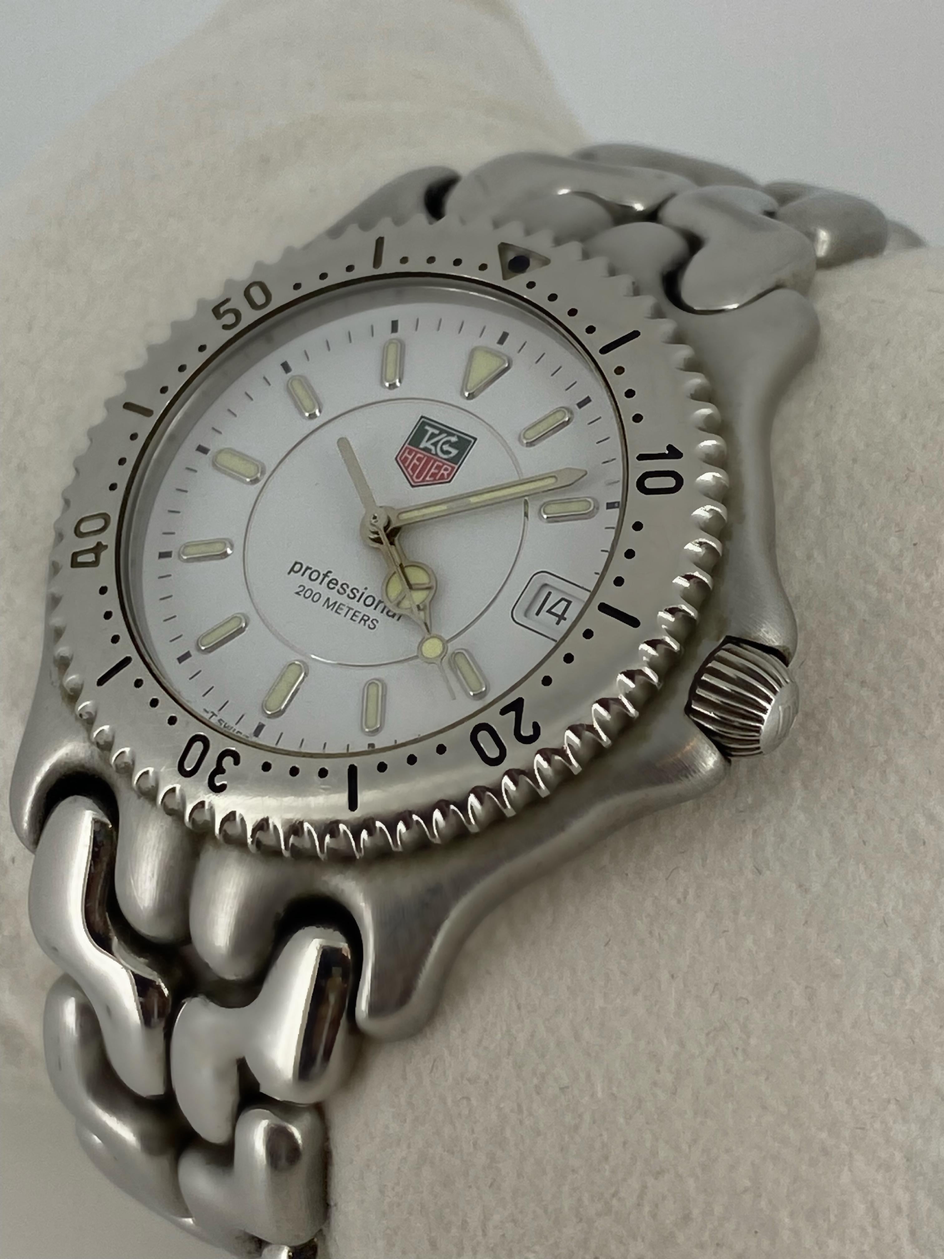 Modern Tag Heuer Professional 200m WG1112KO 38mm S/Steel Quartz Watch, Date + Links For Sale