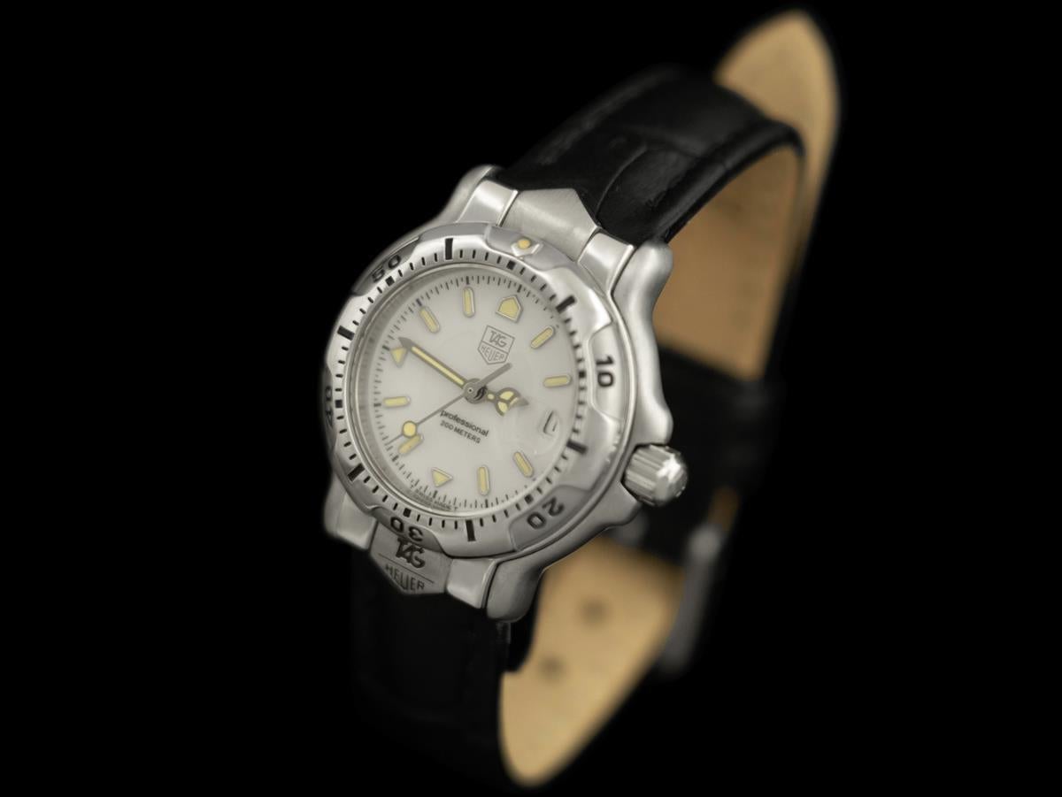 Reloj de buceo TAG Heuer Professional 6000 de acero inoxidable para señora - WH1311 en Excelente estado para la venta en Suwanee, GA