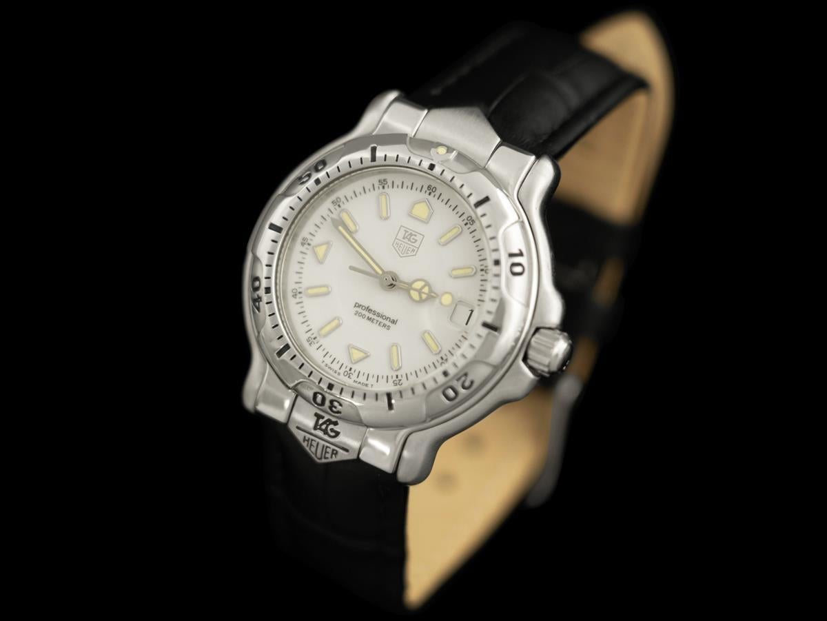 TAG Heuer Professional 6000 Herren Taucheruhr - Edelstahl - WH1211 im Zustand „Hervorragend“ im Angebot in Suwanee, GA