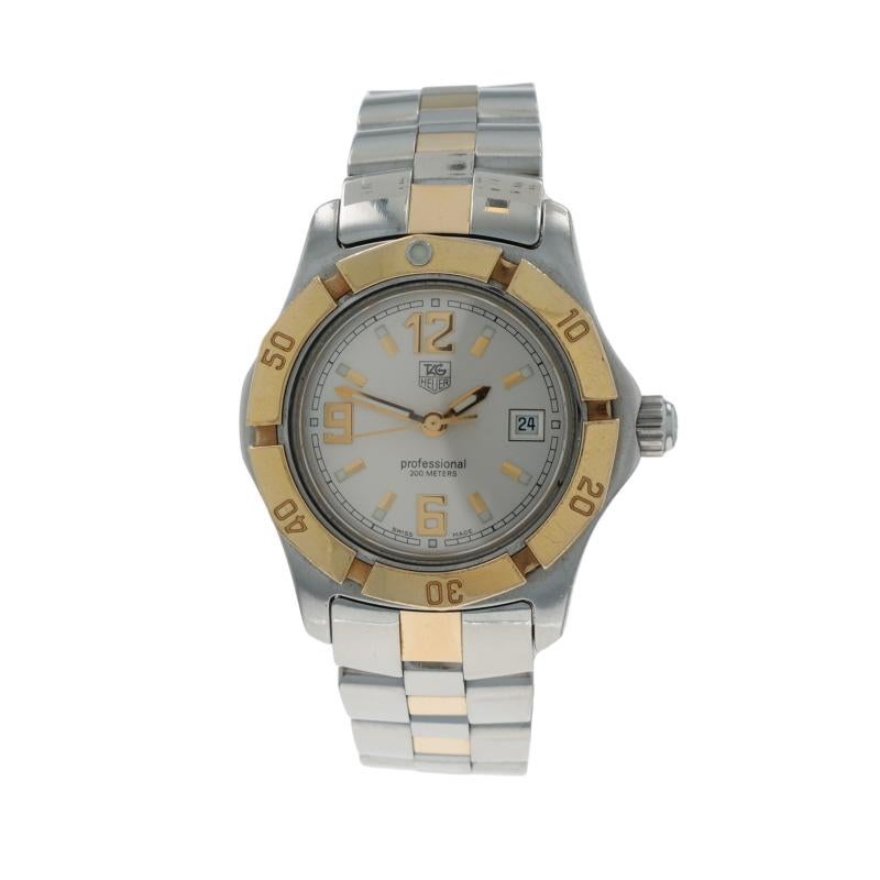 Marque : Tag Heuer
Modèle : Professionnel
Numéro de modèle : WN1353
Mouvement : Quartz
Garantie : 1 an
Couleur du cadran : Argent

Contenu du métal : Acier inoxydable et or jaune 18k

Type de fermeture : Fermoir Foldes
Caractéristiques : Date à