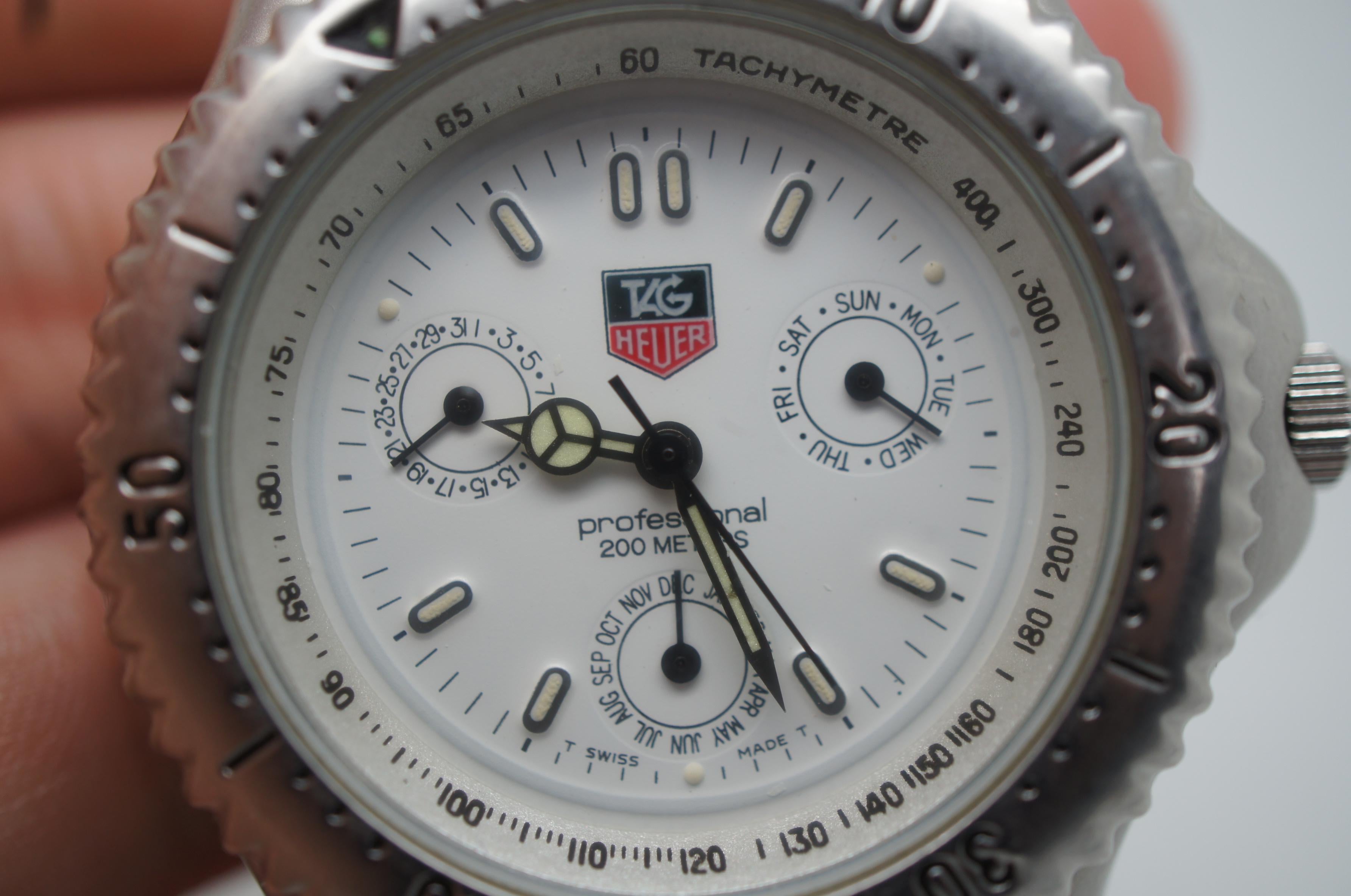 Modern Tag Heuer Professional Link Chronograph Mens Stainless Steel Divers Wristwatch
