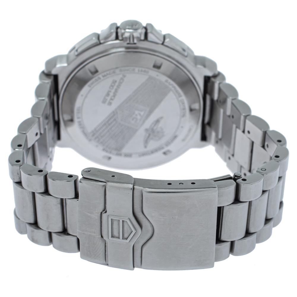 Formula 1 watches from Tag Heuer are high-performance timepieces that are meticulously crafted to meet the wants of an on-the-go life. Designed with a 44 MM stainless steel case, the watch features a circular dial with luminous hands and index hour