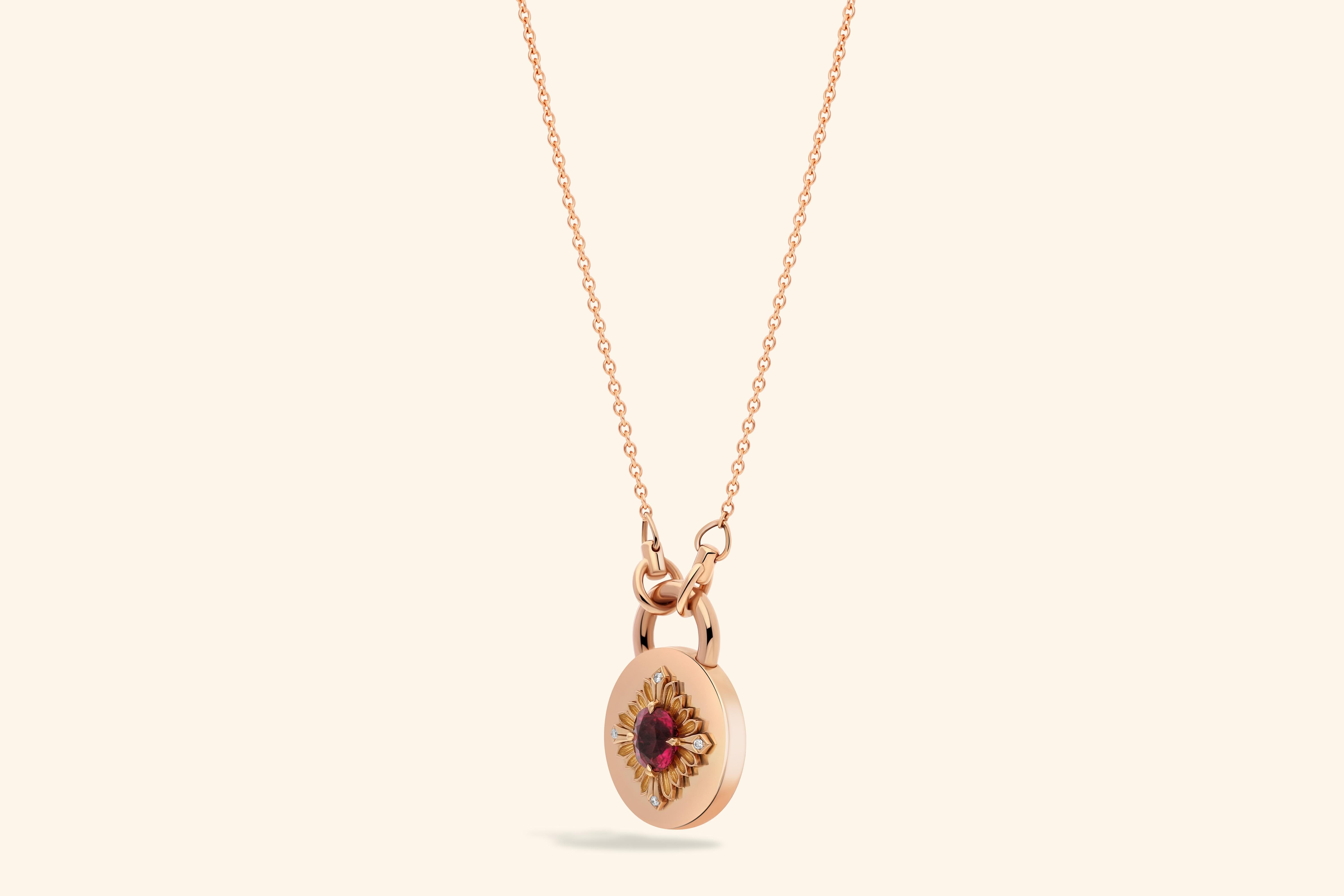 Collier à étiquettes, or jaune, rubis Pour femmes en vente