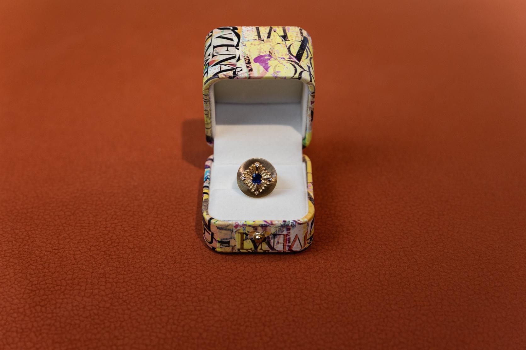 En vente :  Bague étiquette, or jaune, saphir 5