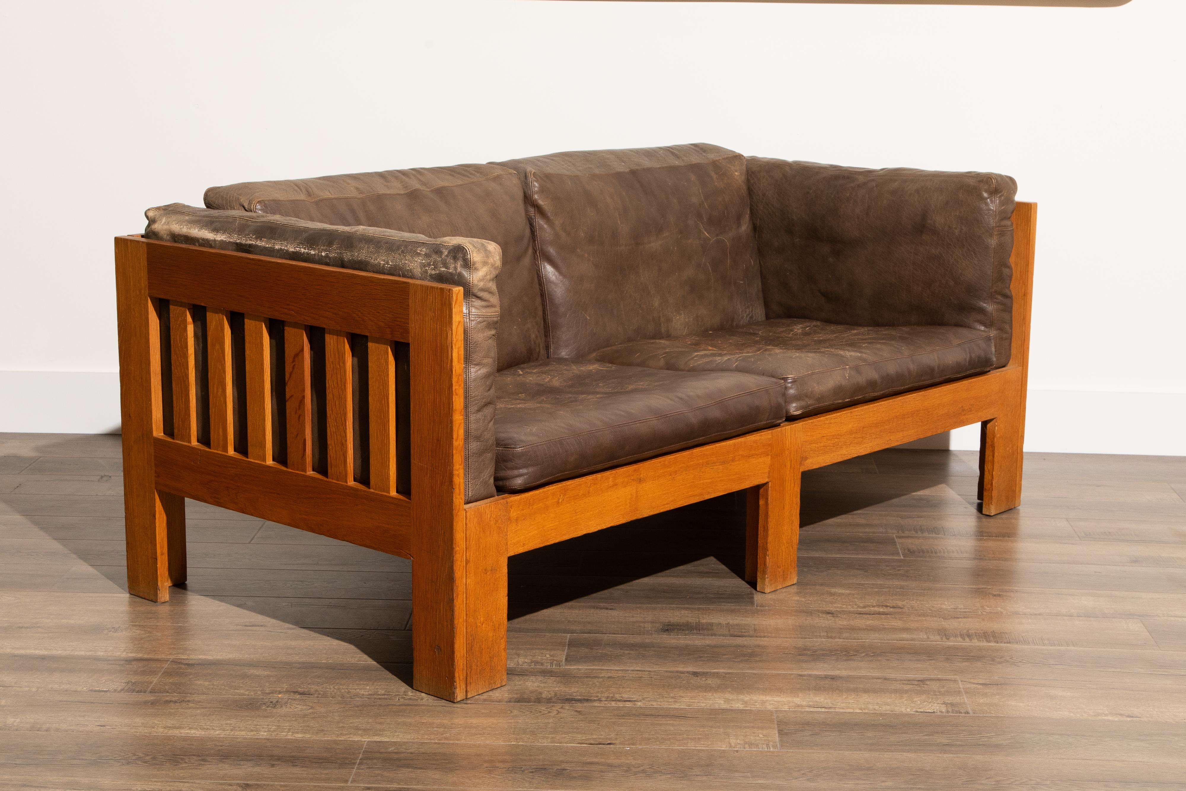 Tage Poulsen Pair of Model TP632 Oak and Patinated Leather Sofas, circa 1962 5