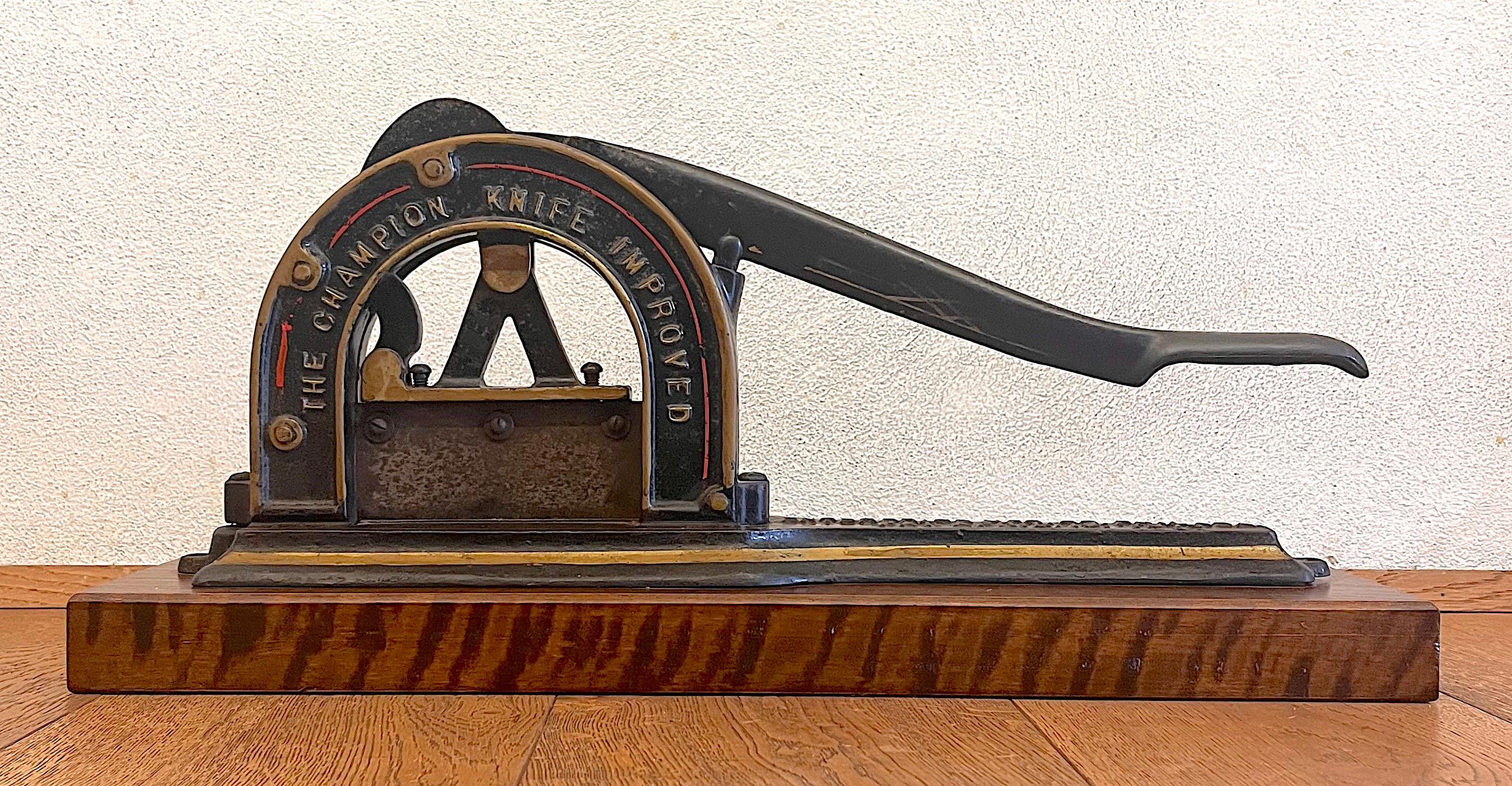 Size Tobacco Enterprise MFC Co. Philadelphia, USA in good condition mounted on a solid chestnut wood board 