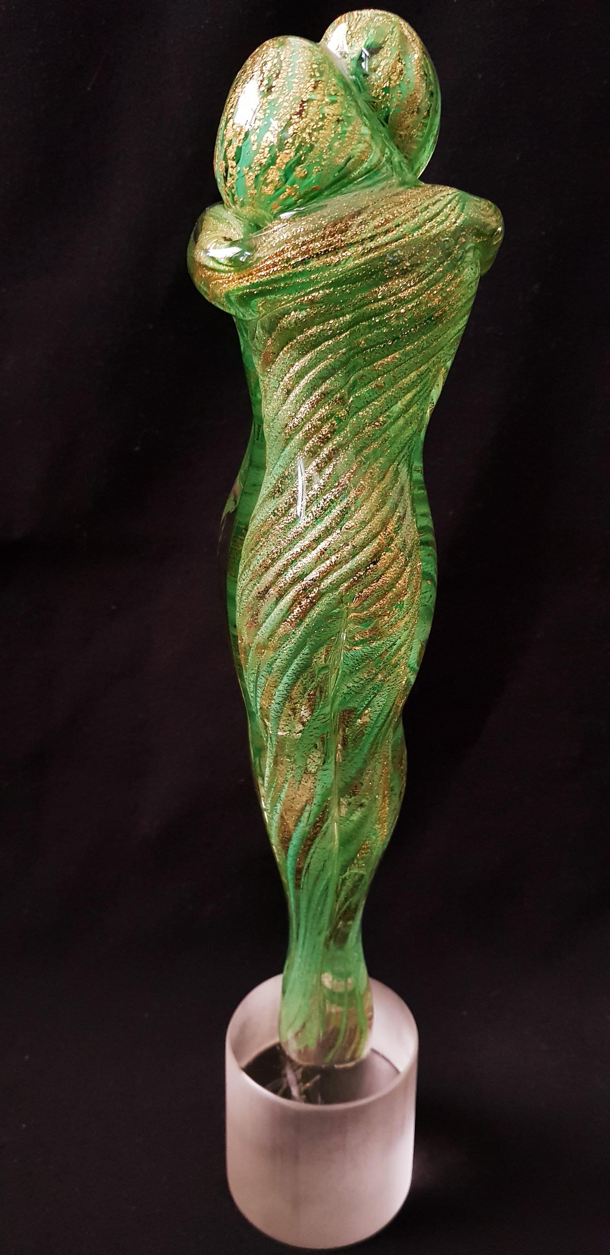 Beautiful murano glass somerso lovers sculpture, green and gold leaf signed by Andrea Tagliapietra brilliant condition.