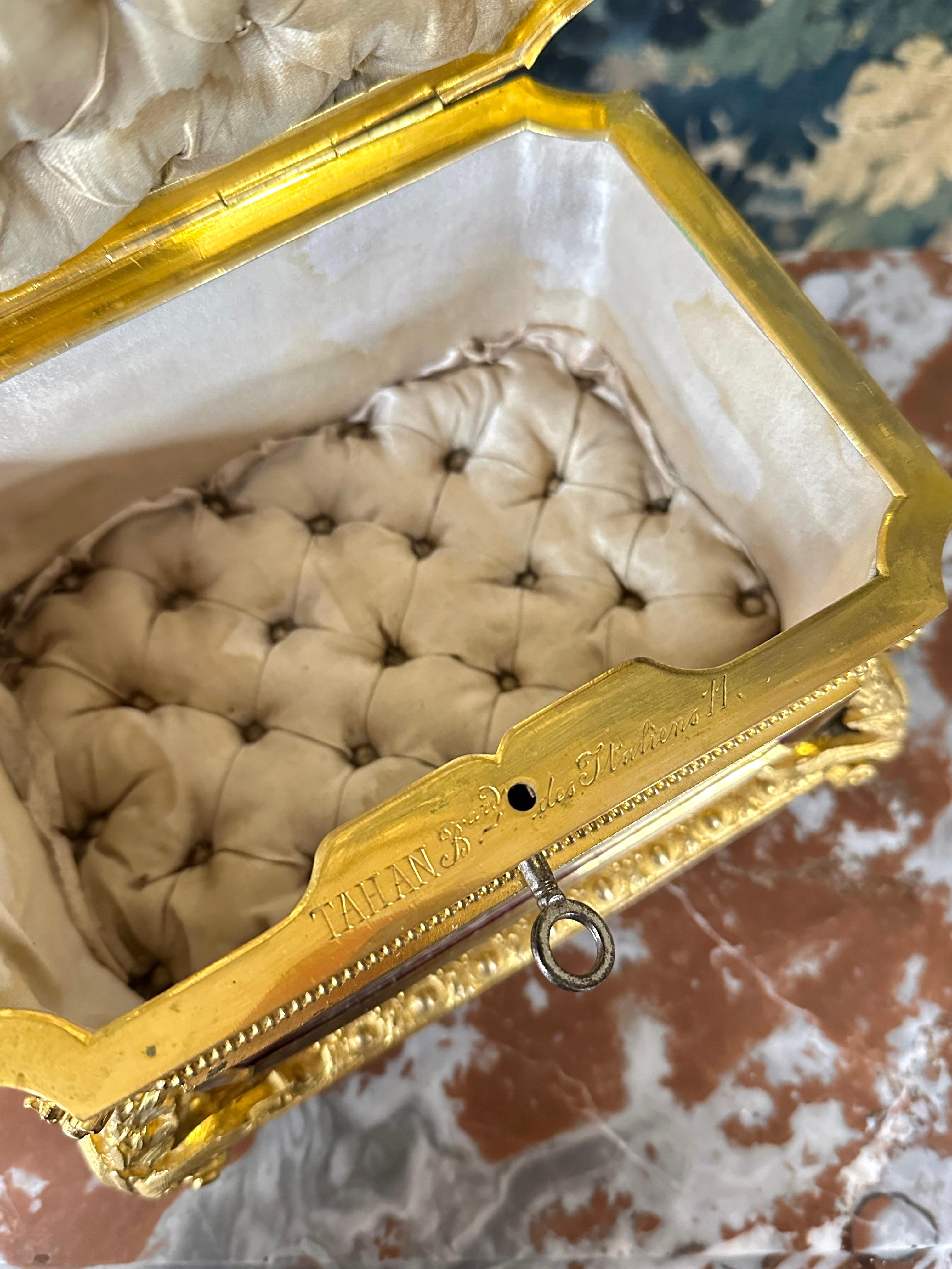 Tahan, Jewelry Box in Gilt Bronze and Porcelain, Napoleon III Period In Good Condition In NONANCOURT, FR