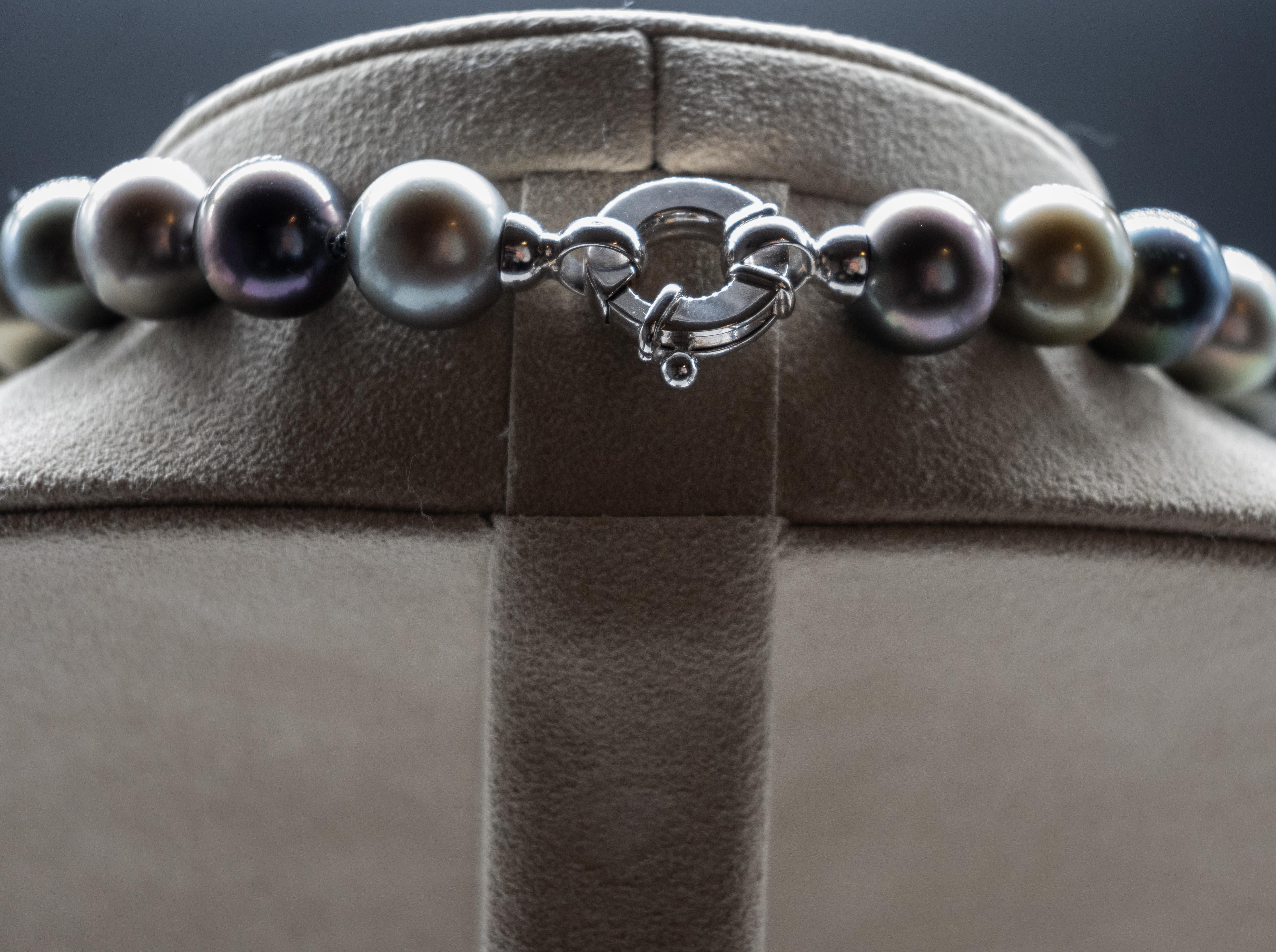 Donna Tahiti 14/12 Beaded Necklace, 31 AAA Pearls in vendita