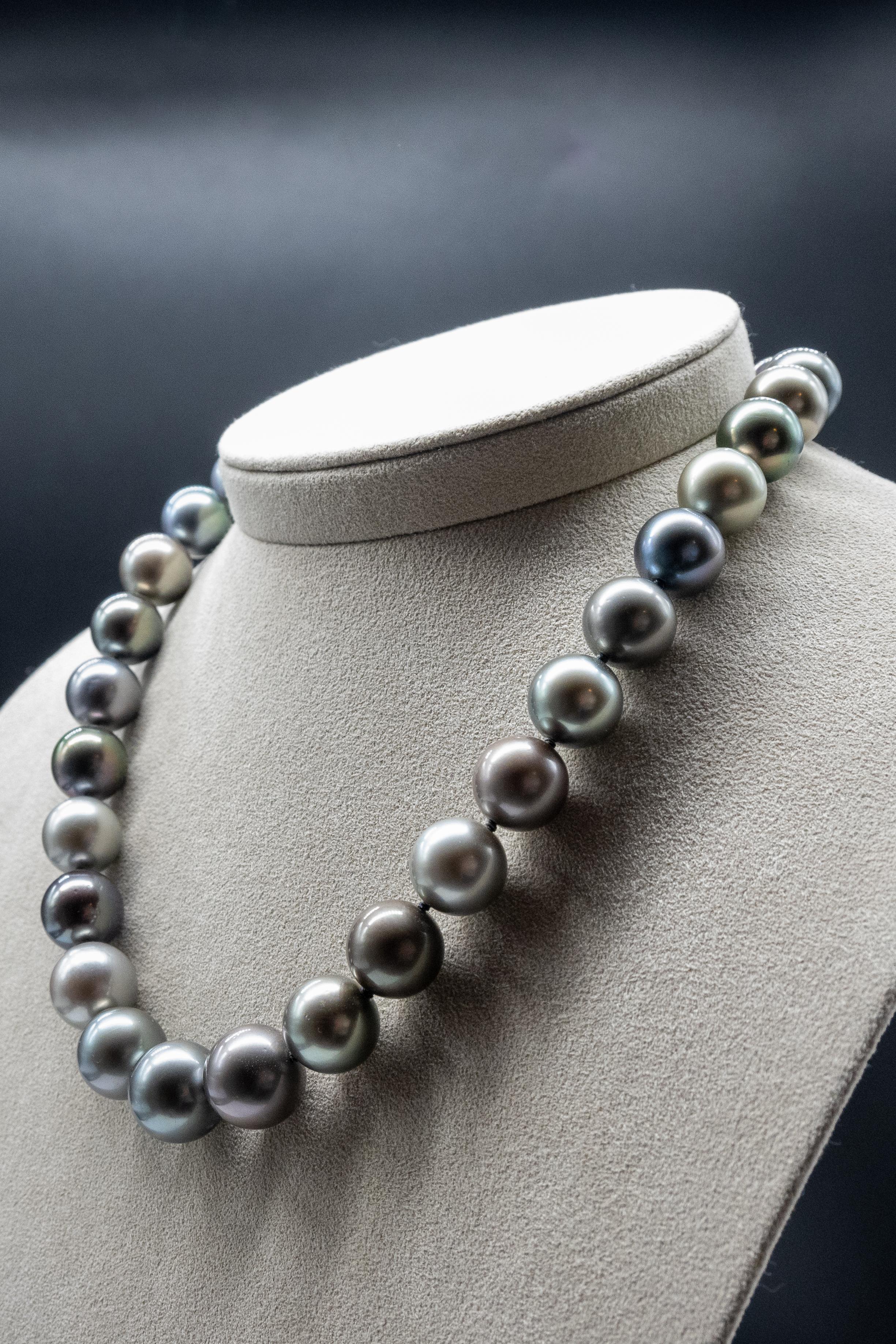 Tahiti 14/12 Beaded Necklace, 31 AAA Pearls in vendita 1