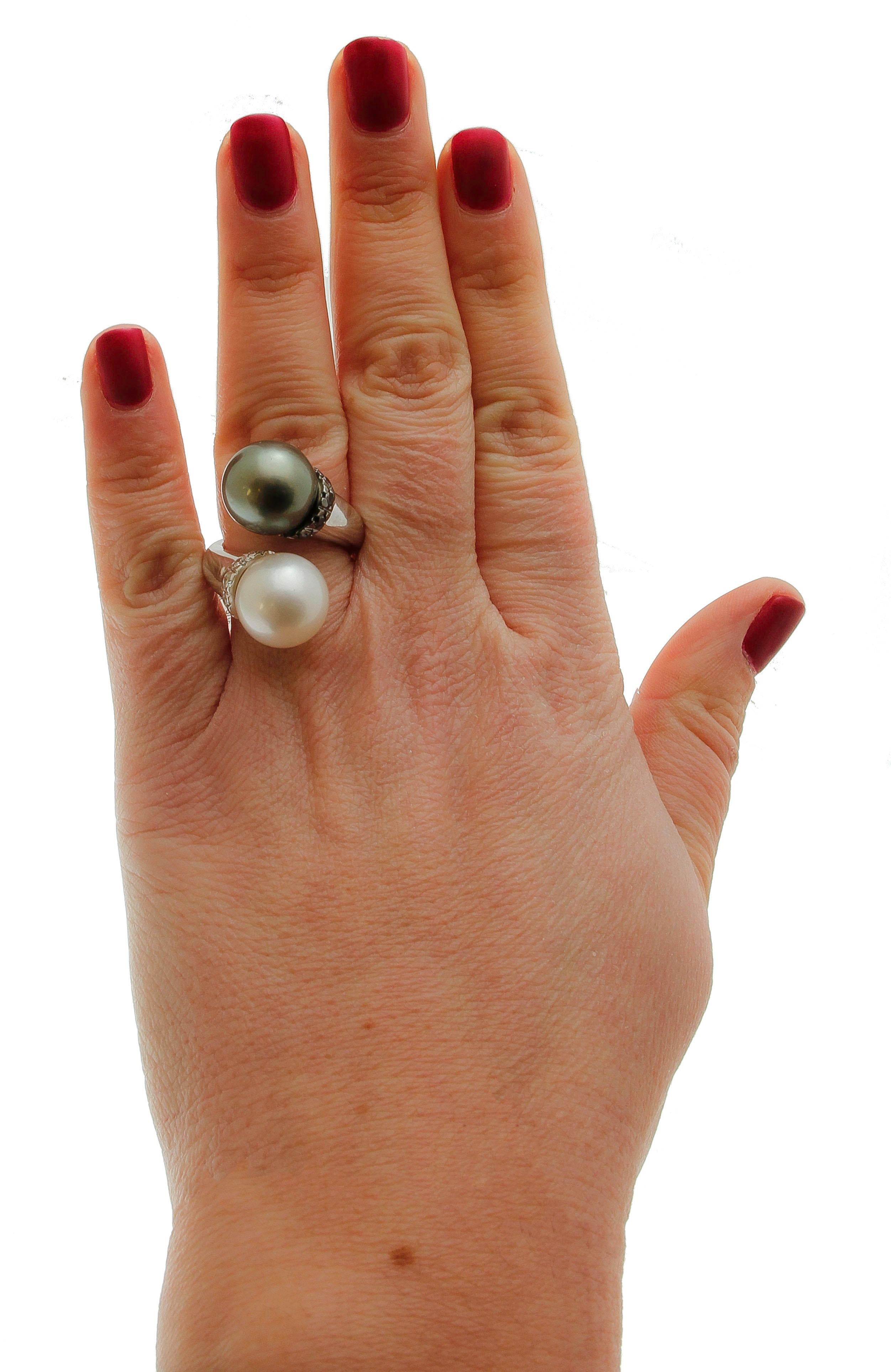 Tahiti and White Pearls, White and Black Diamonds, 18 Karat White Gold Ring In Good Condition For Sale In Marcianise, Marcianise (CE)