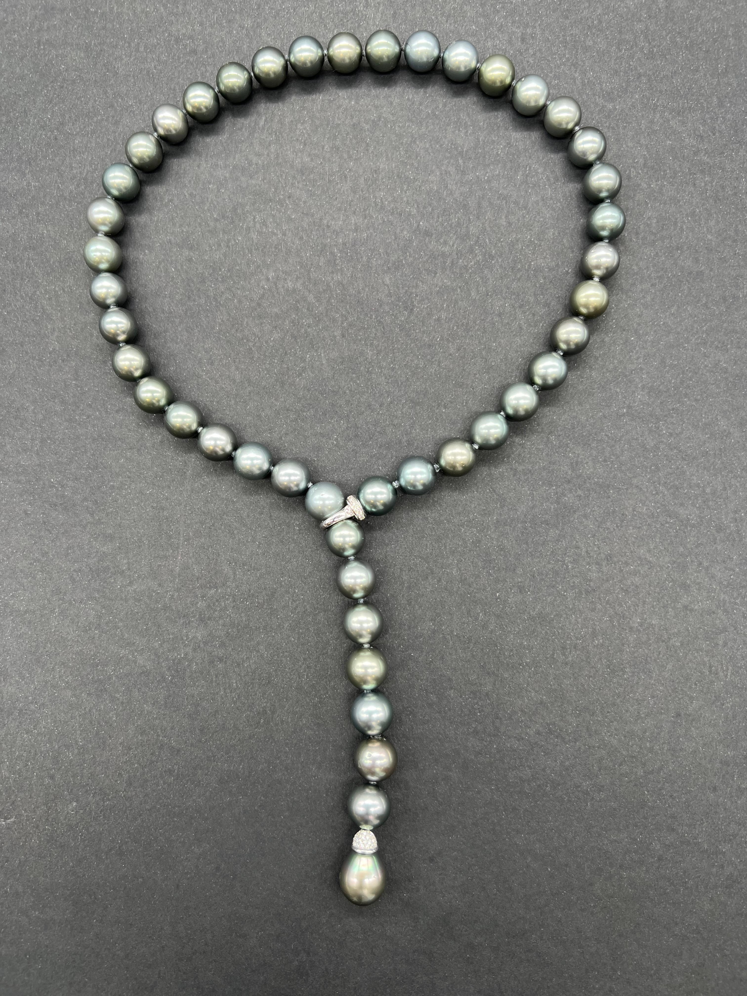 Tahiti Cultured Pearls and Diamonds White Gold Adjustable Necklace In New Condition For Sale In Vannes, FR