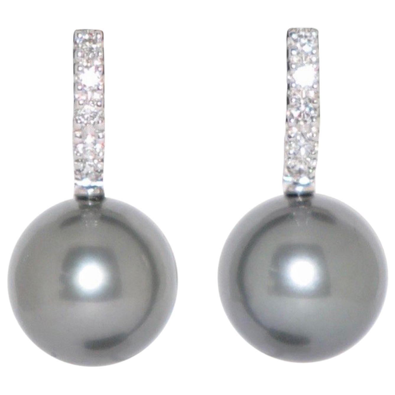 Tahiti Cultured Pearls and White Diamonds on Gold 18 Karat Chandelier Earrings