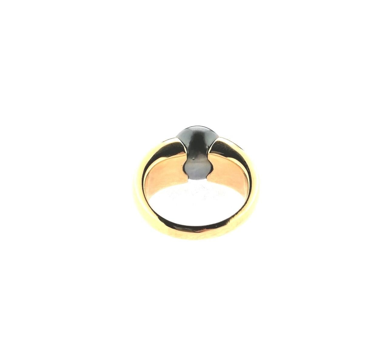 Modern Tahiti Grey Cultured Pearl 18 Karat Yellow Gold Ring For Sale
