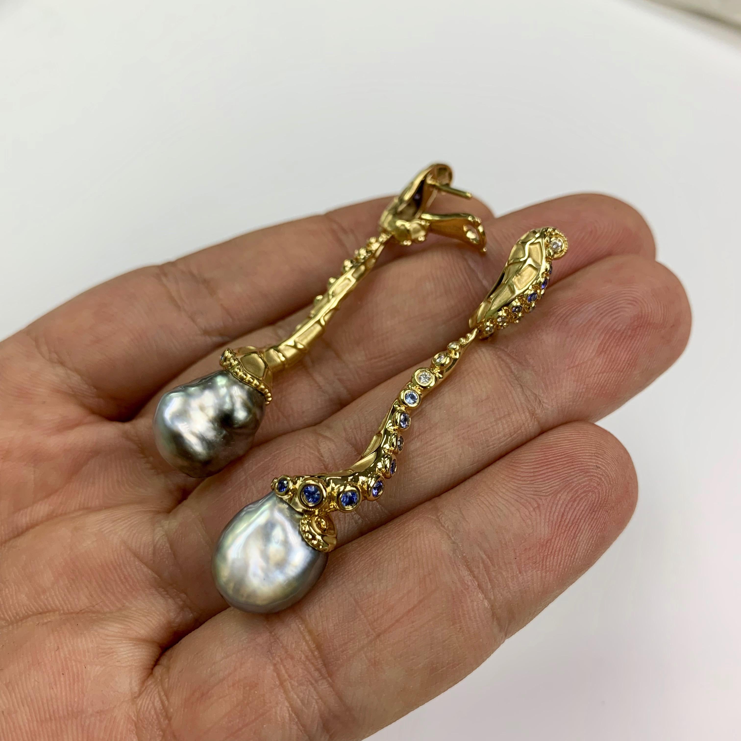 Contemporary Tahiti Keshi Pearl 21.57 Carat 18 Karat Yellow Gold Octopus Earrings For Sale