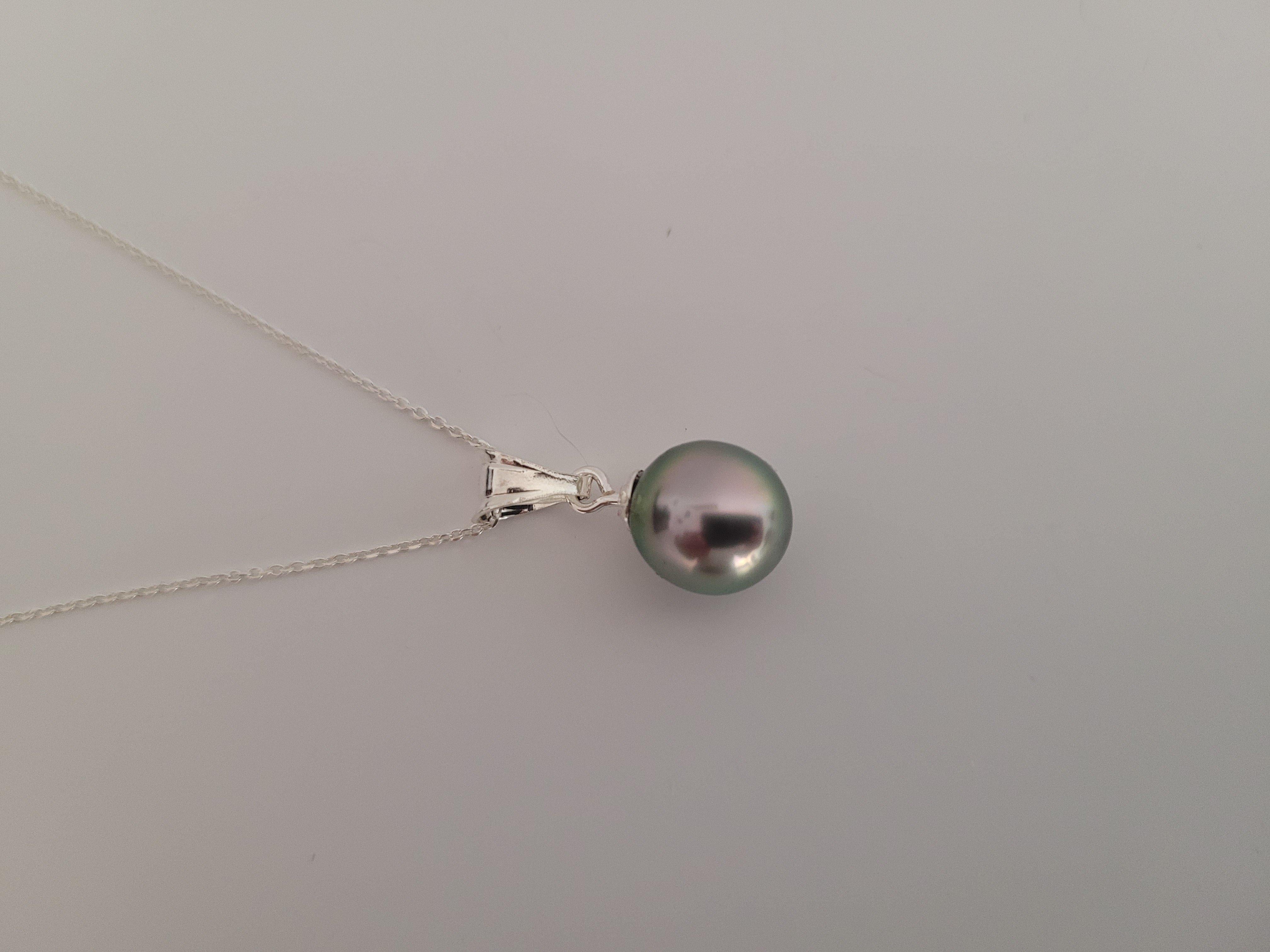 Tahiti Pearl Pendant, Natural Color and High Luster, AAA Quality In New Condition For Sale In Cordoba, ES
