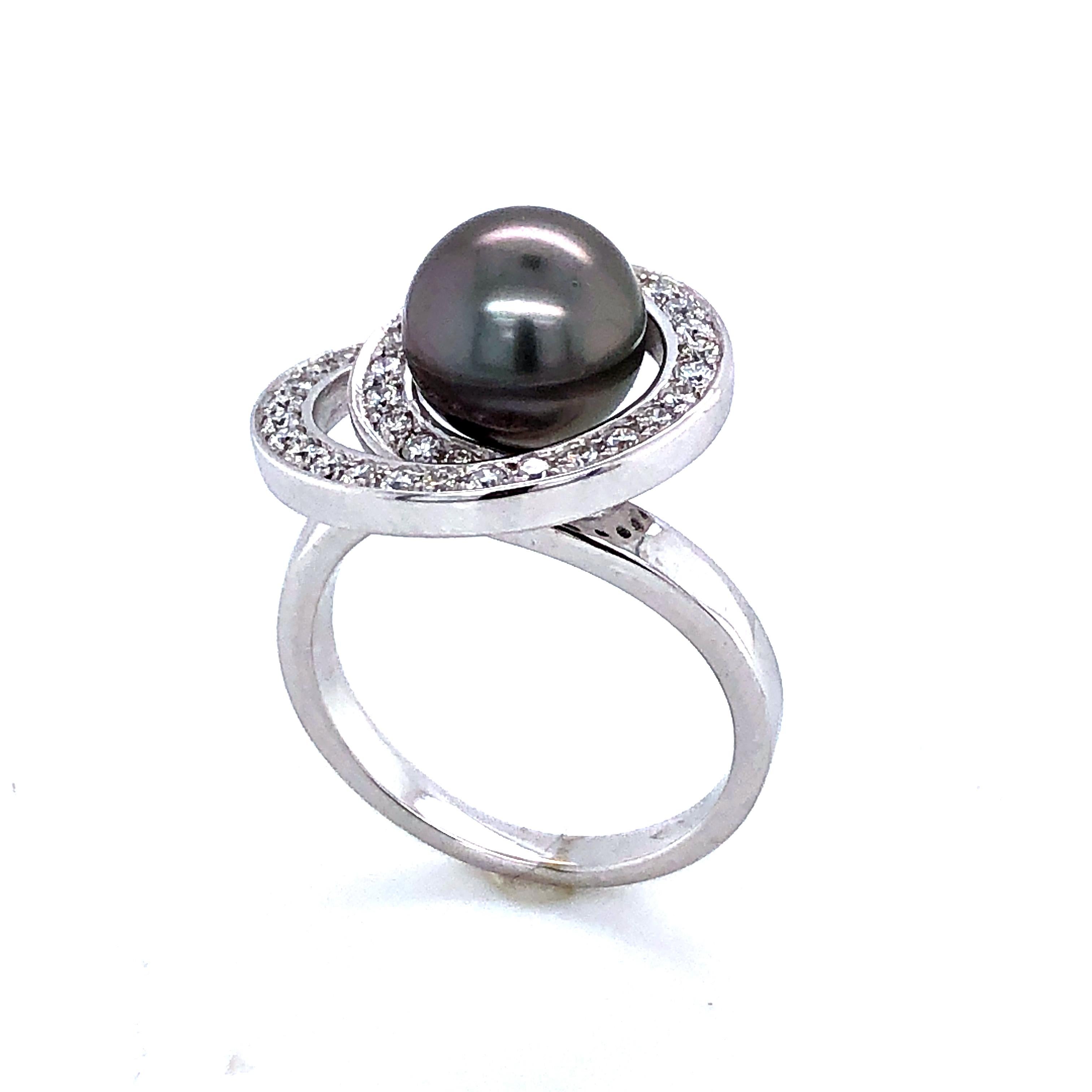 Tahiti Pearl and Diamonds on White Gold Ring 18 Karat In New Condition In Vannes, FR