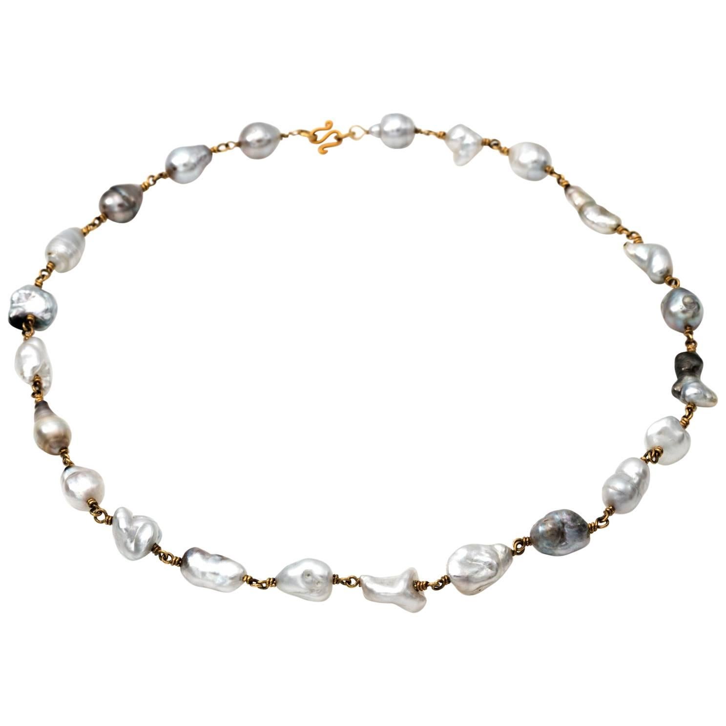 Collier baroque en or 18 carats avec perles de Tahiti en vente