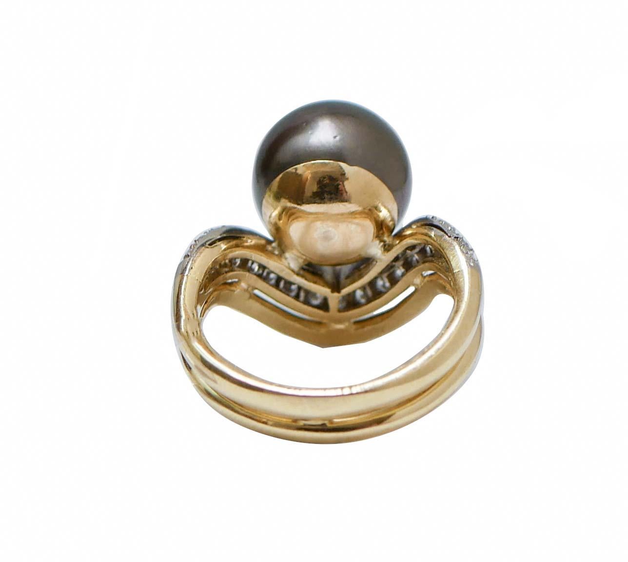Retro Tahiti Pearl, Diamonds, 18 Karat Yellow Gold Ring. For Sale