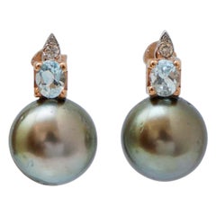 Orecchini con perle di Tahiti, acquamarina, diamanti, oro rosa 14 carati e oro bianco.