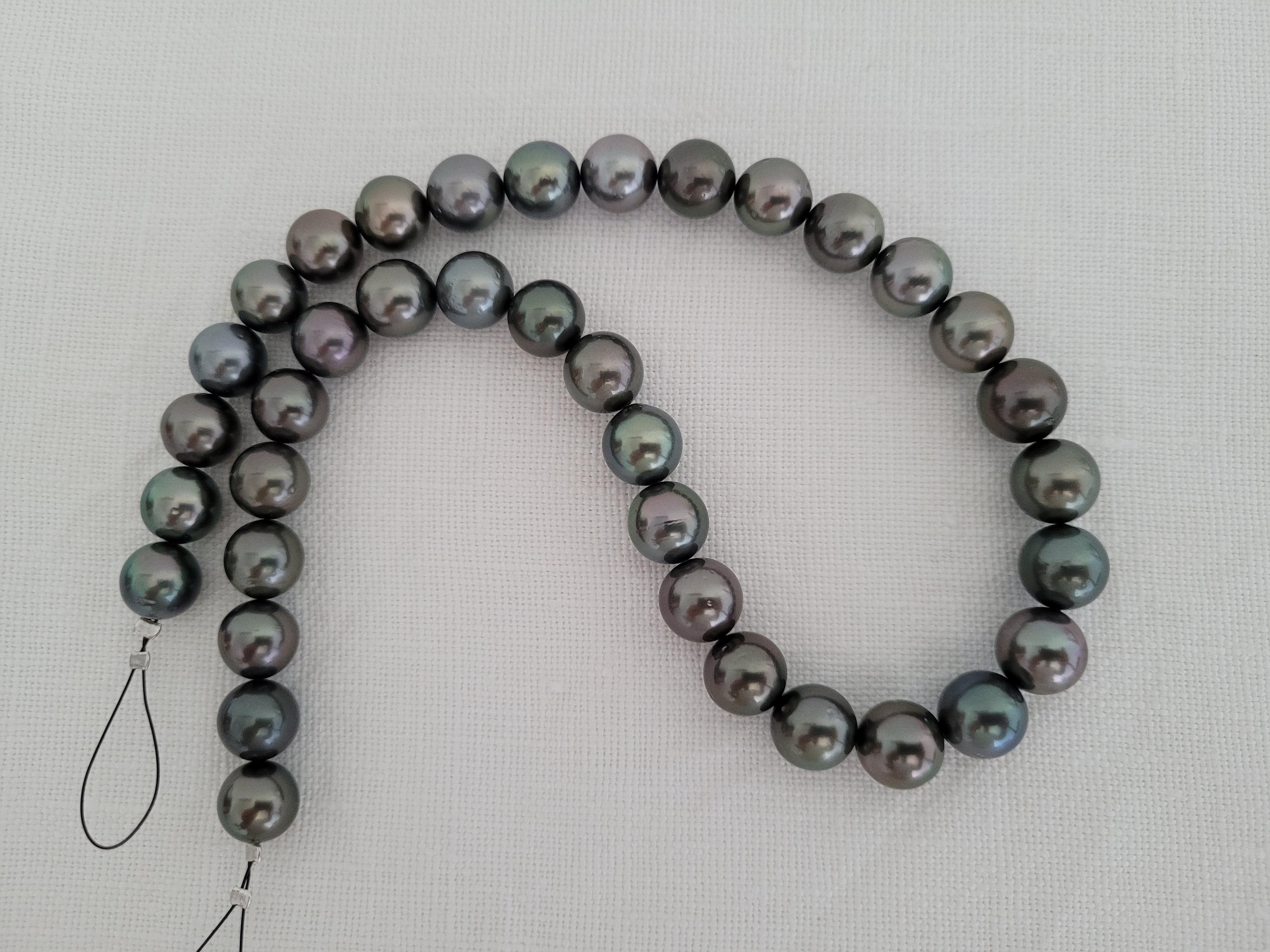 Artisan Tahiti Pearls Strand AAA Natural Color and Luster For Sale