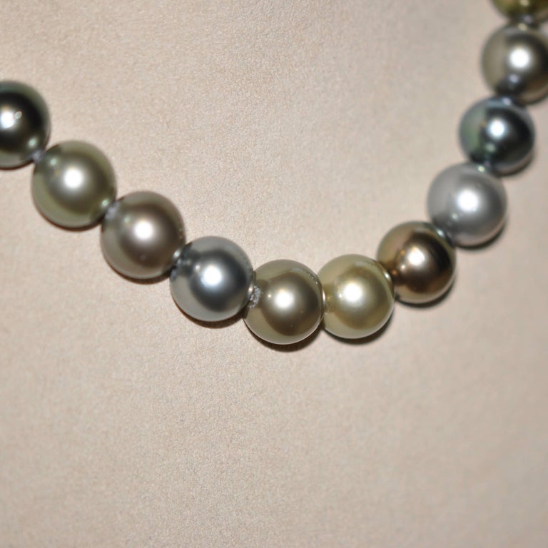 Tahiti South Sea Cultured Pearls with White Gold Clasp 18 Karat Beaded ...