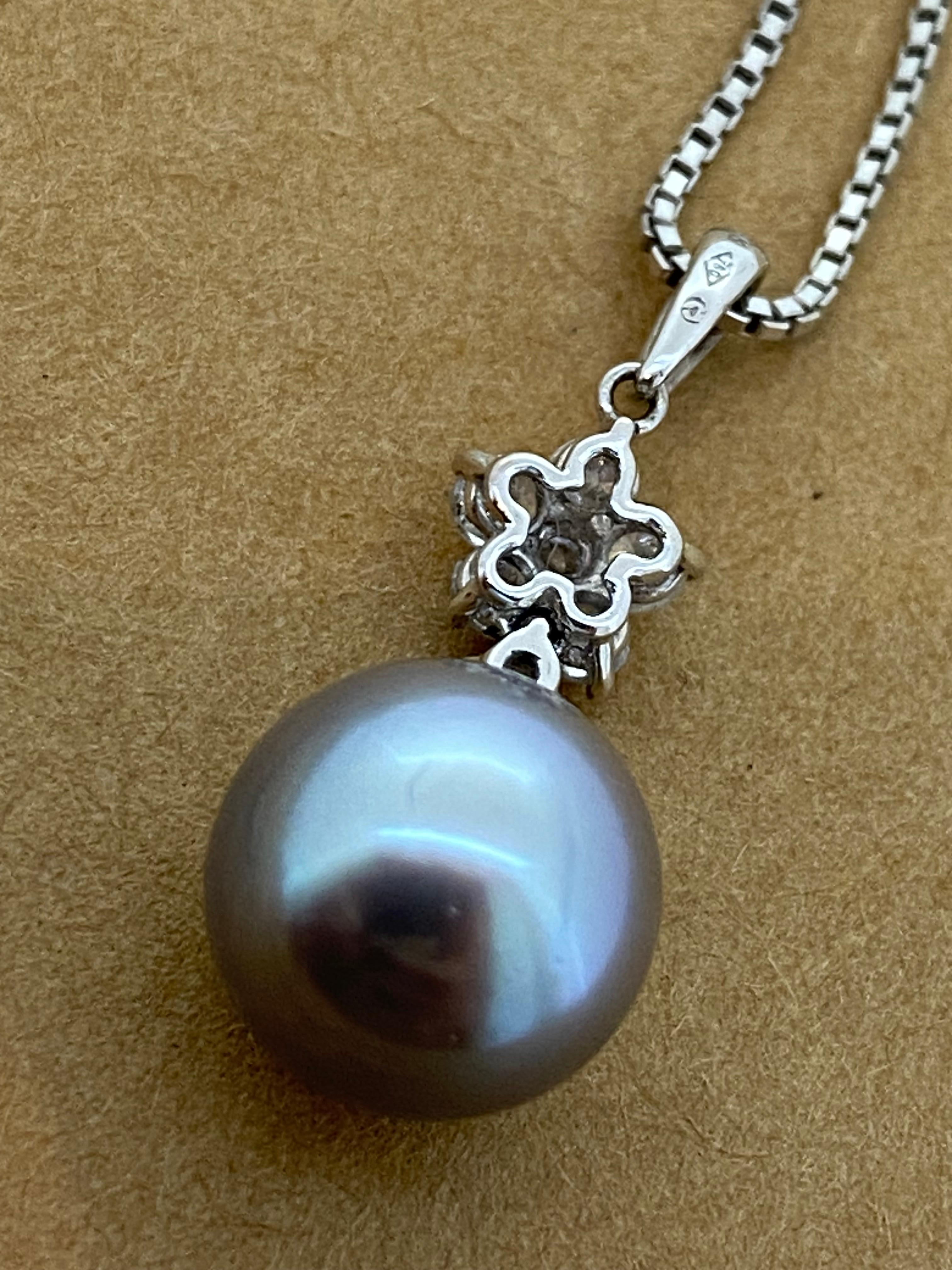 Tahitian 10.5mm Pearl & 0.90ct Diamond Pendant on 18K White Gold 43cm Chain For Sale 3